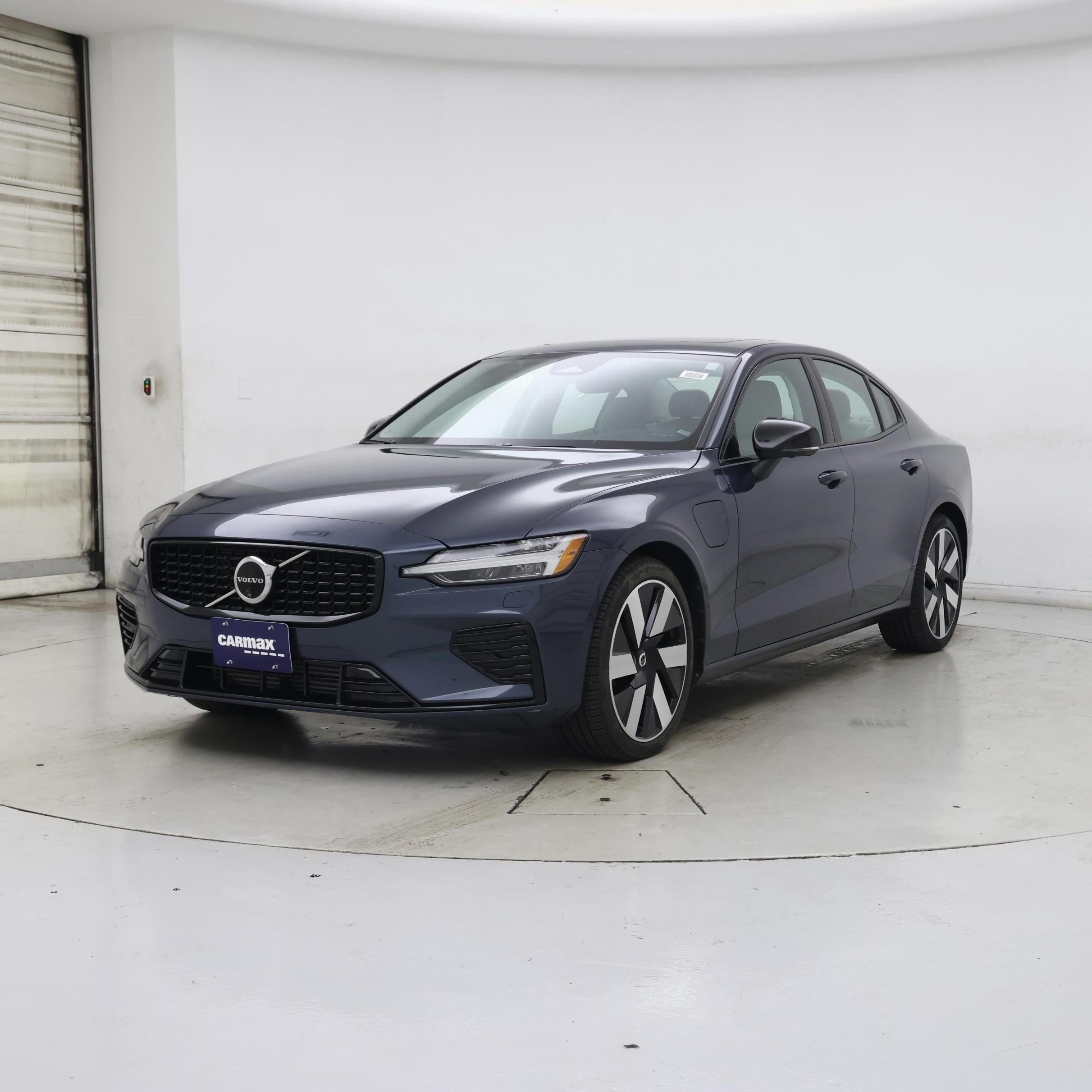Thumbnail: 2024 Volvo S60 - 4