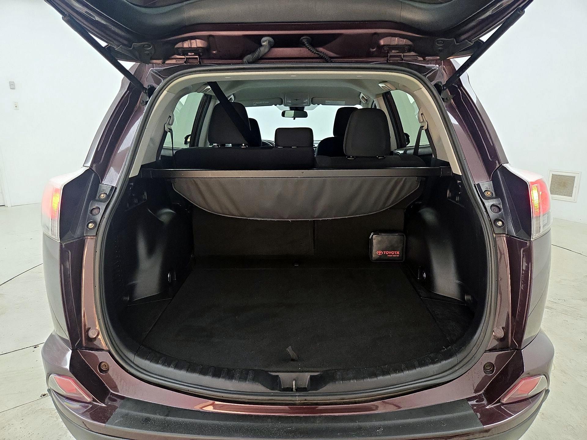 Thumbnail: 2017 Toyota RAV4 - 20