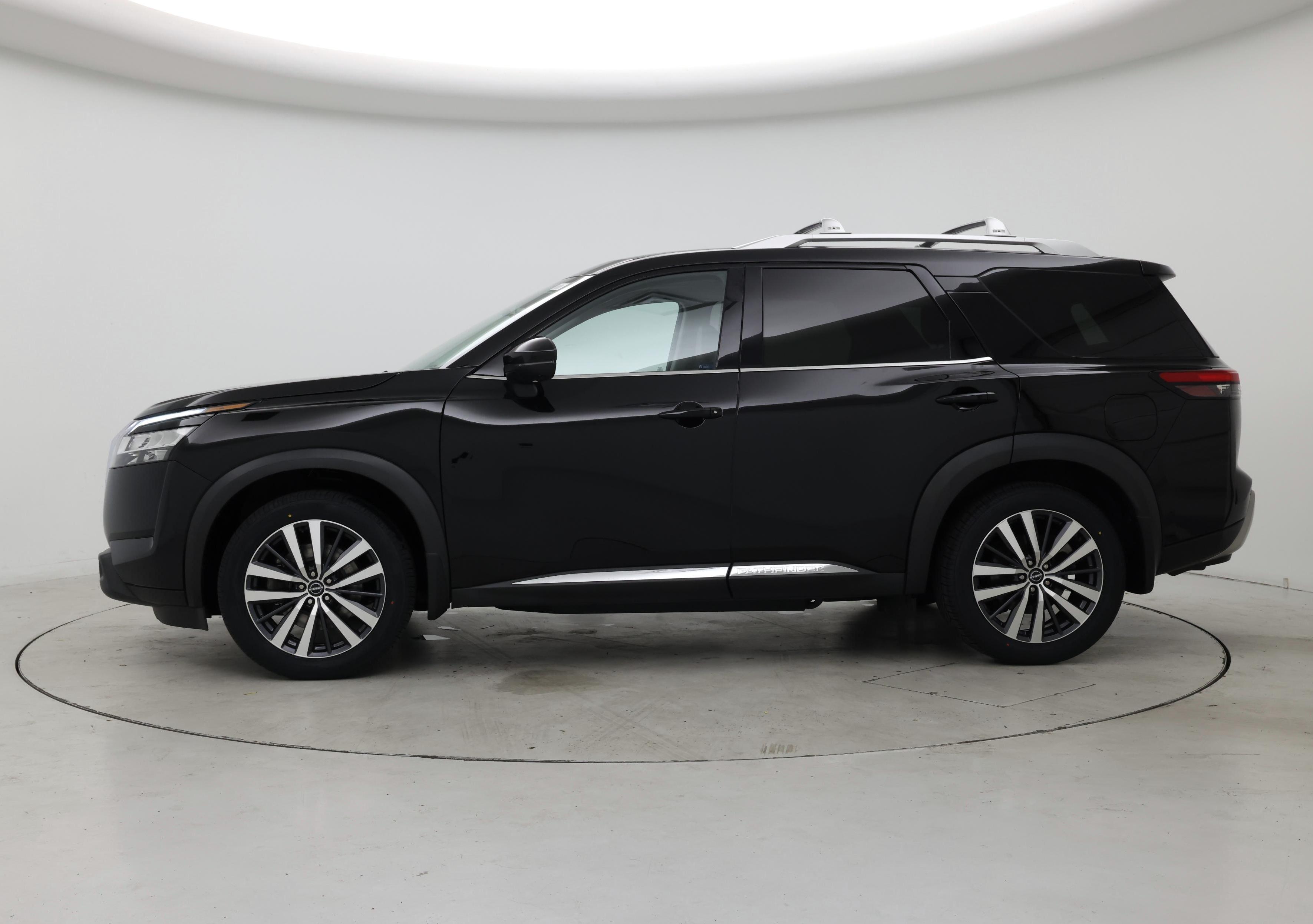Thumbnail: 2022 Nissan Pathfinder - 3