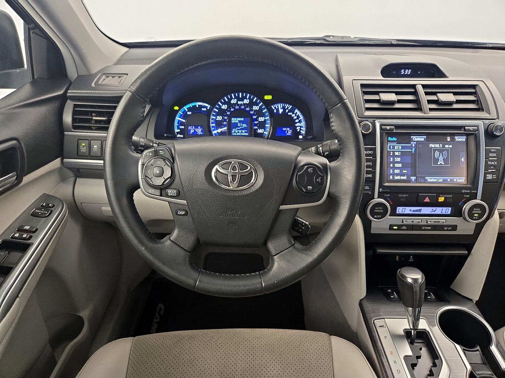 Thumbnail: 2014 Toyota Camry - 10