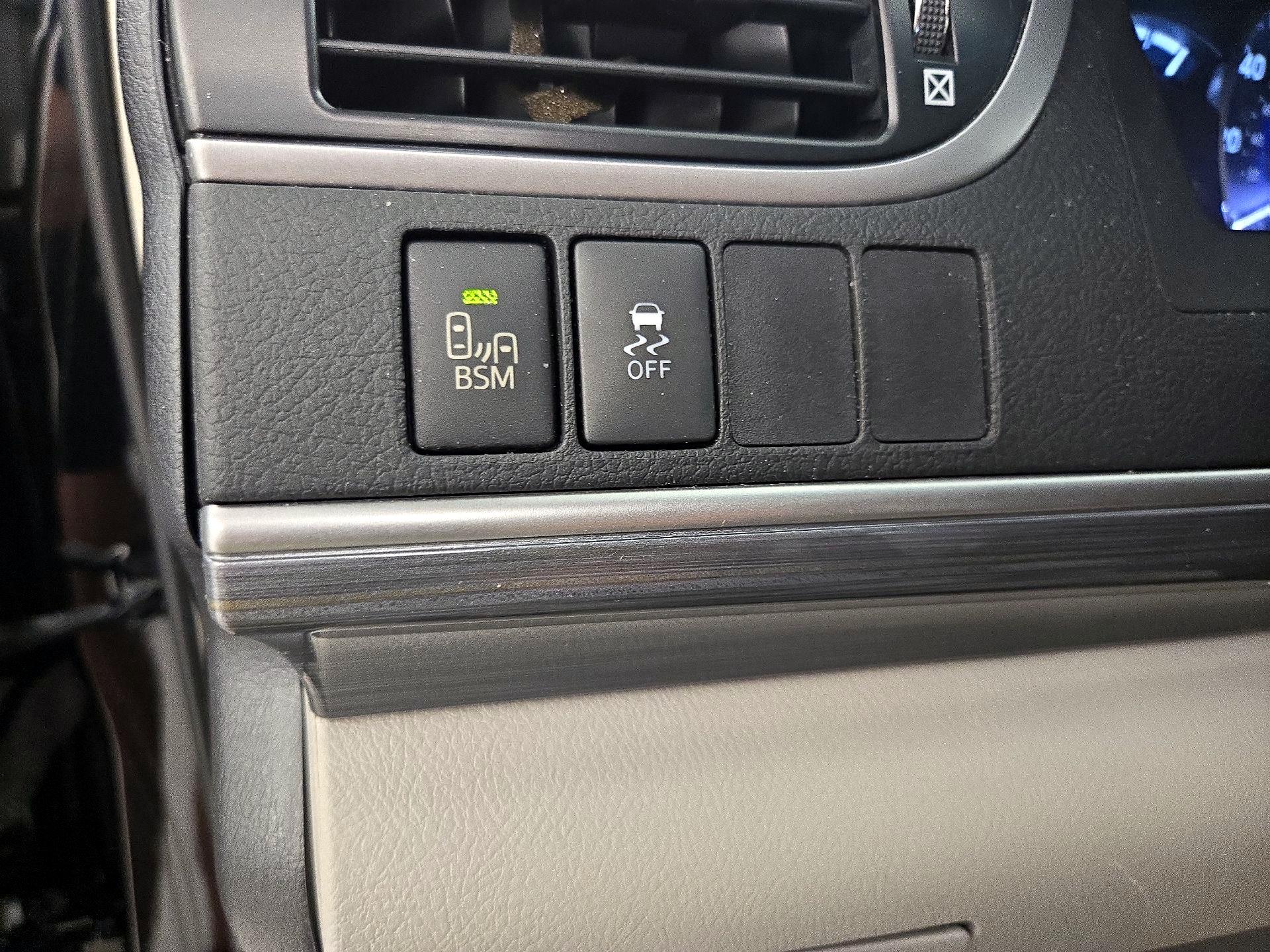 Thumbnail: 2014 Toyota Camry - 13