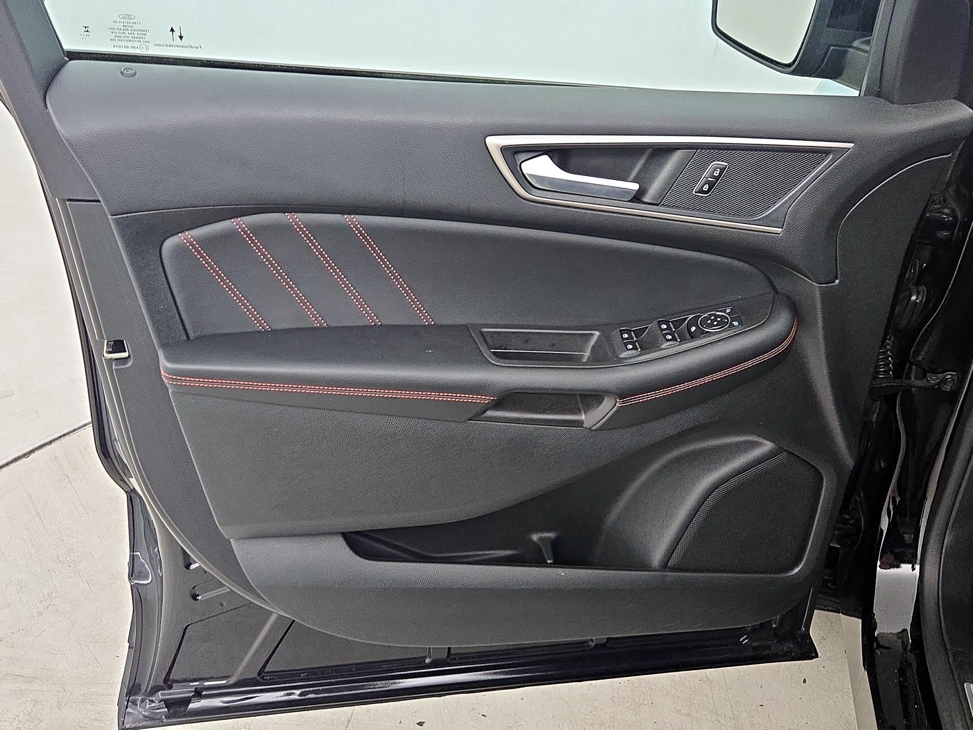 Thumbnail: 2023 Ford Edge - 12