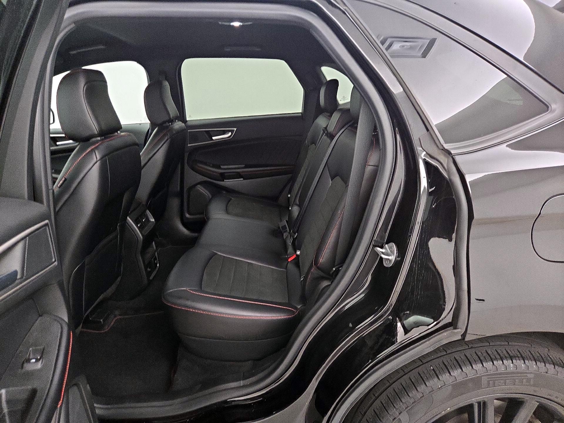 Thumbnail: 2023 Ford Edge - 19