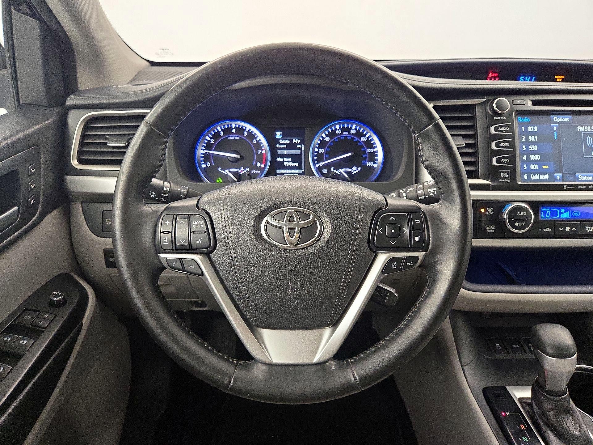 Thumbnail: 2018 Toyota Highlander - 10
