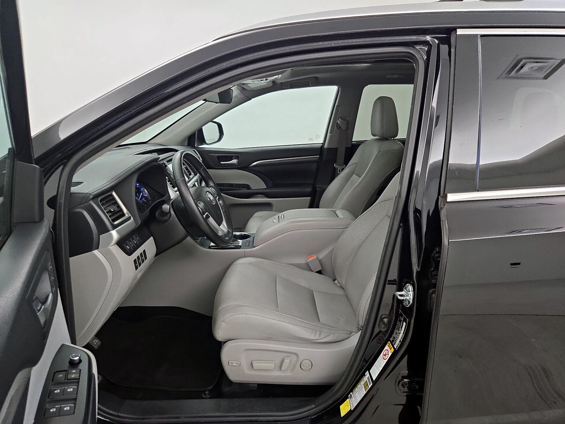 Thumbnail: 2018 Toyota Highlander - 11