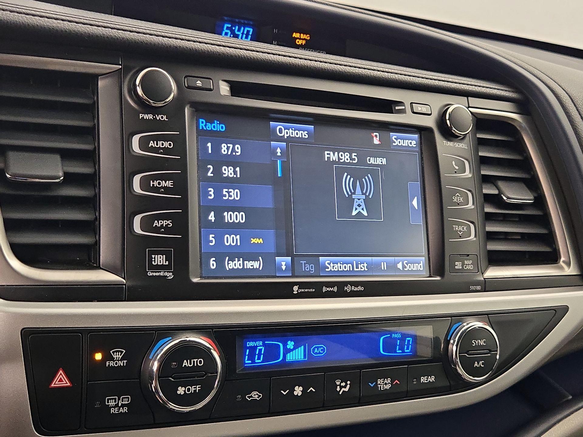 Thumbnail: 2018 Toyota Highlander - 15