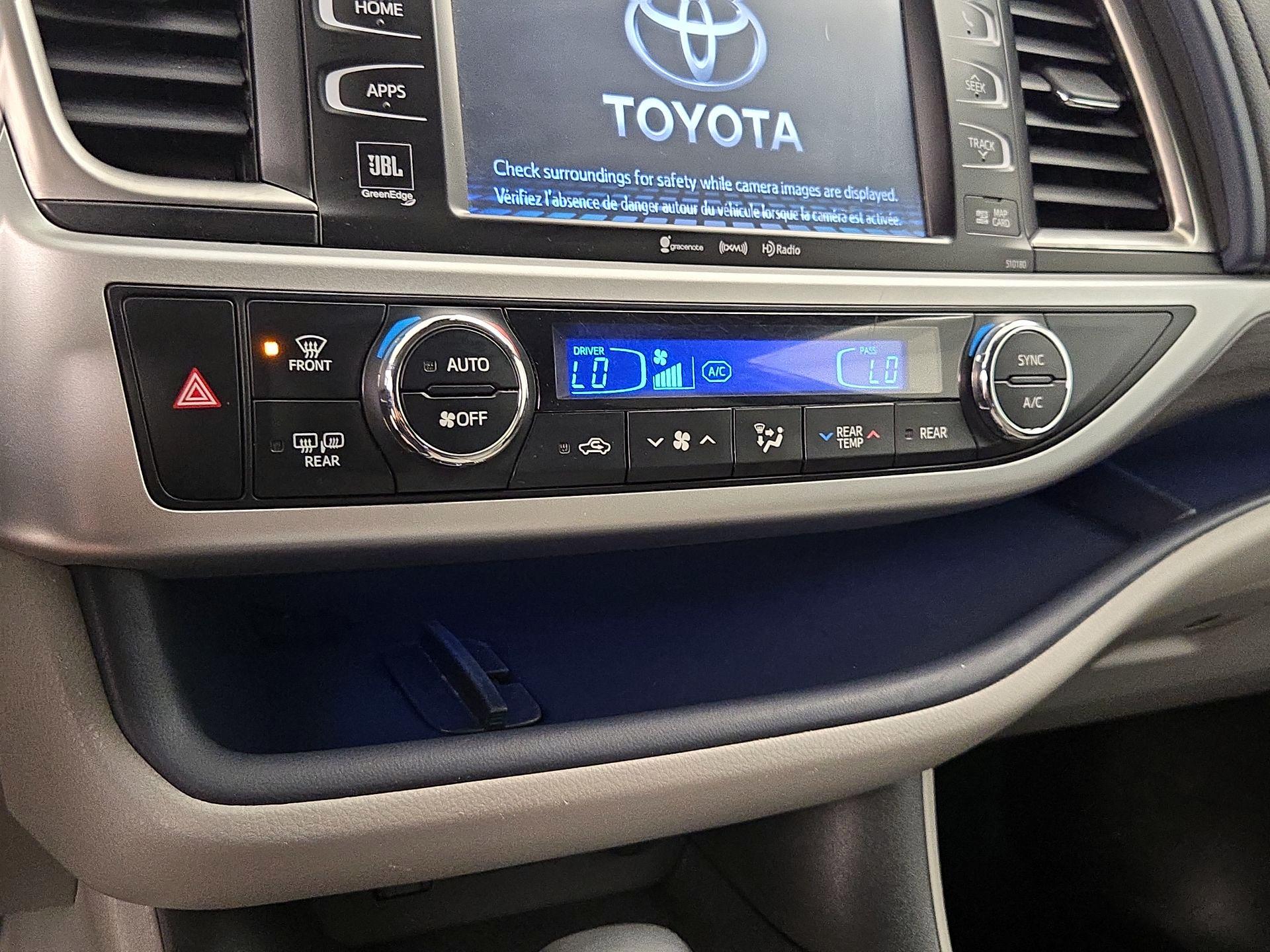 Thumbnail: 2018 Toyota Highlander - 16