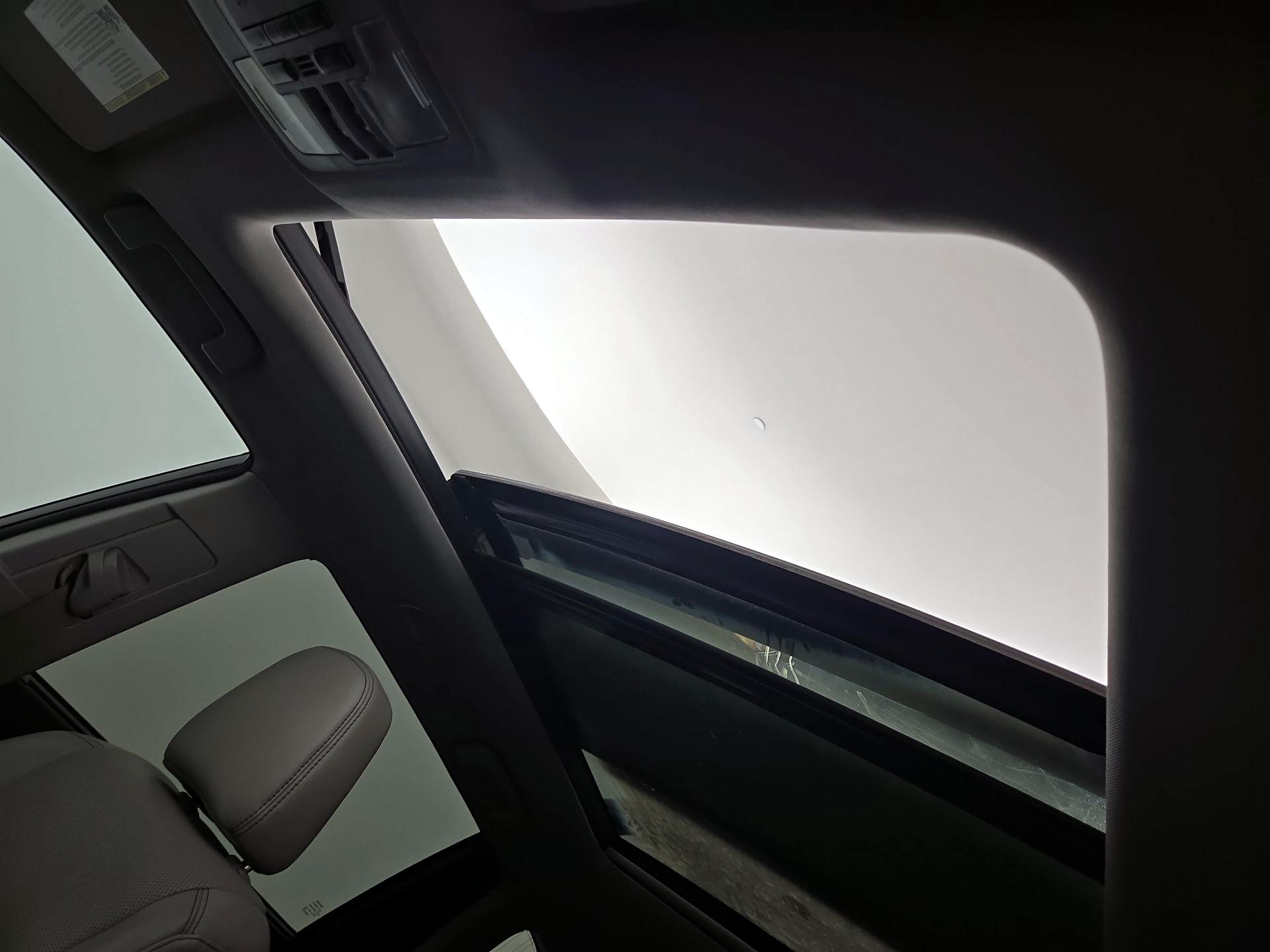 Thumbnail: 2018 Toyota Highlander - 19