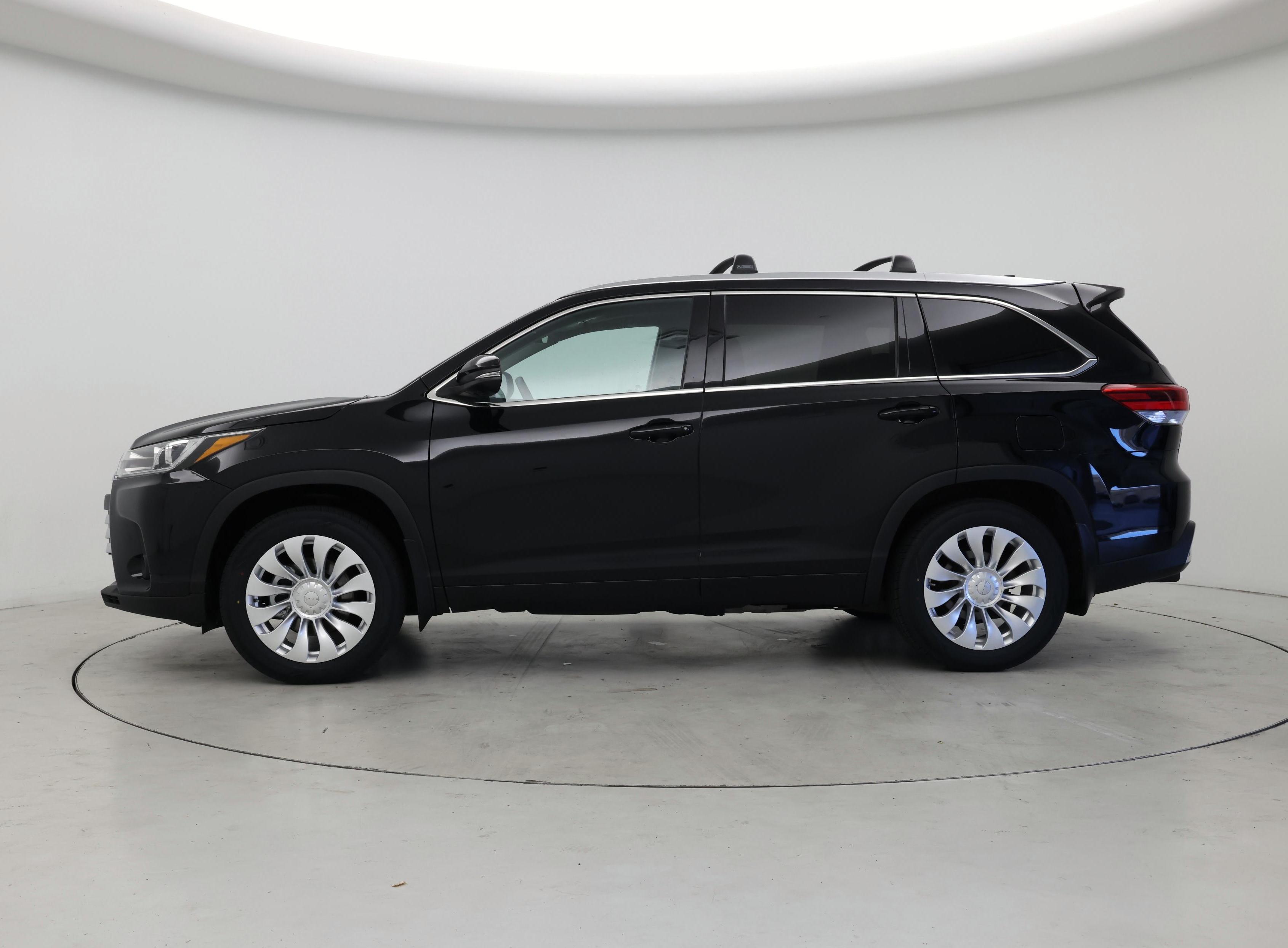 Thumbnail: 2018 Toyota Highlander - 3