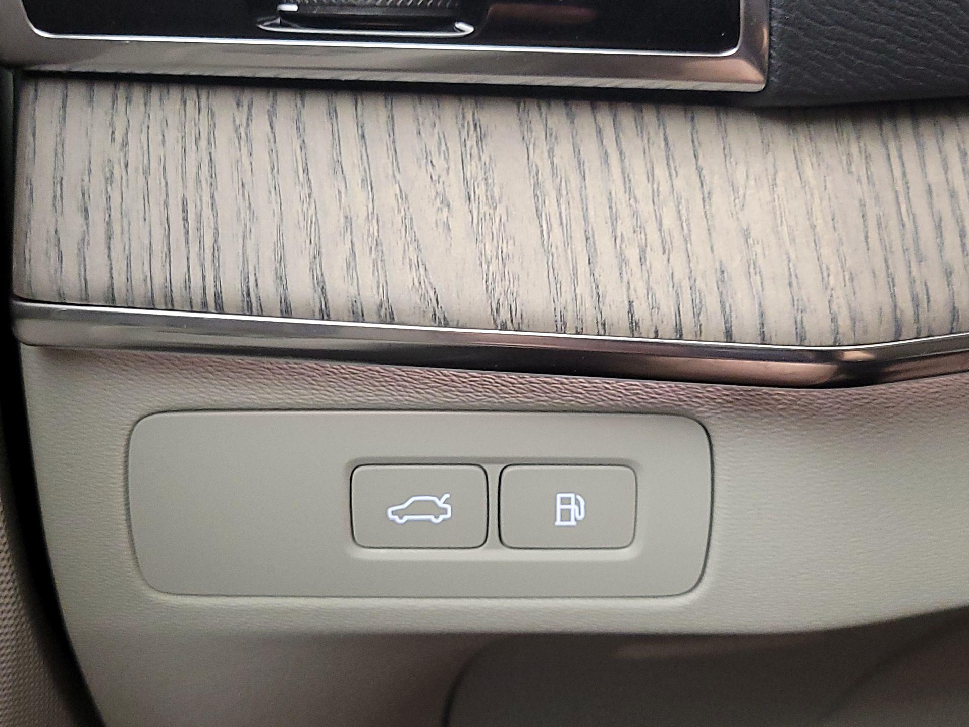 Thumbnail: 2024 Volvo XC90 - 13