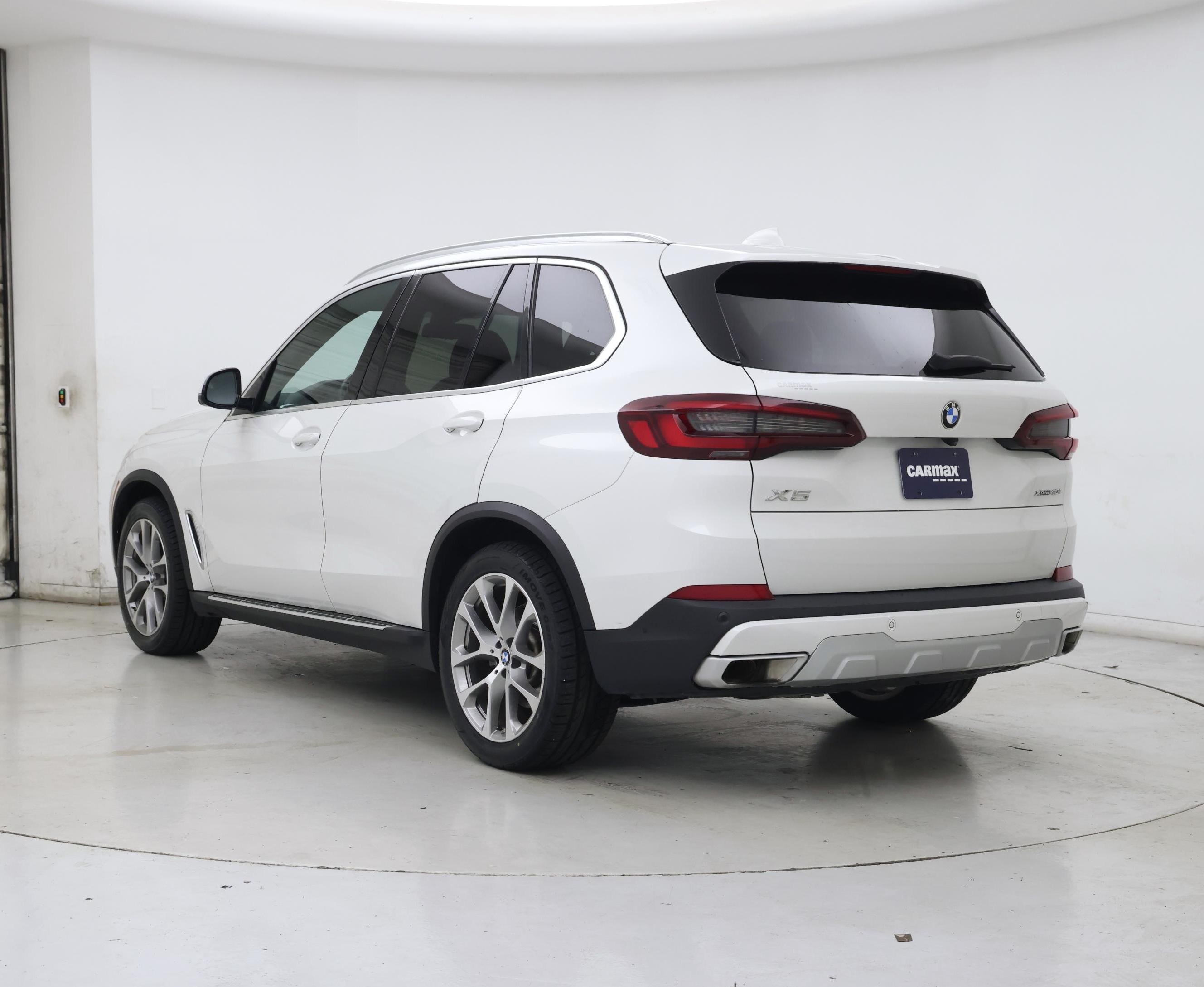 Thumbnail: 2023 BMW X5 - 2