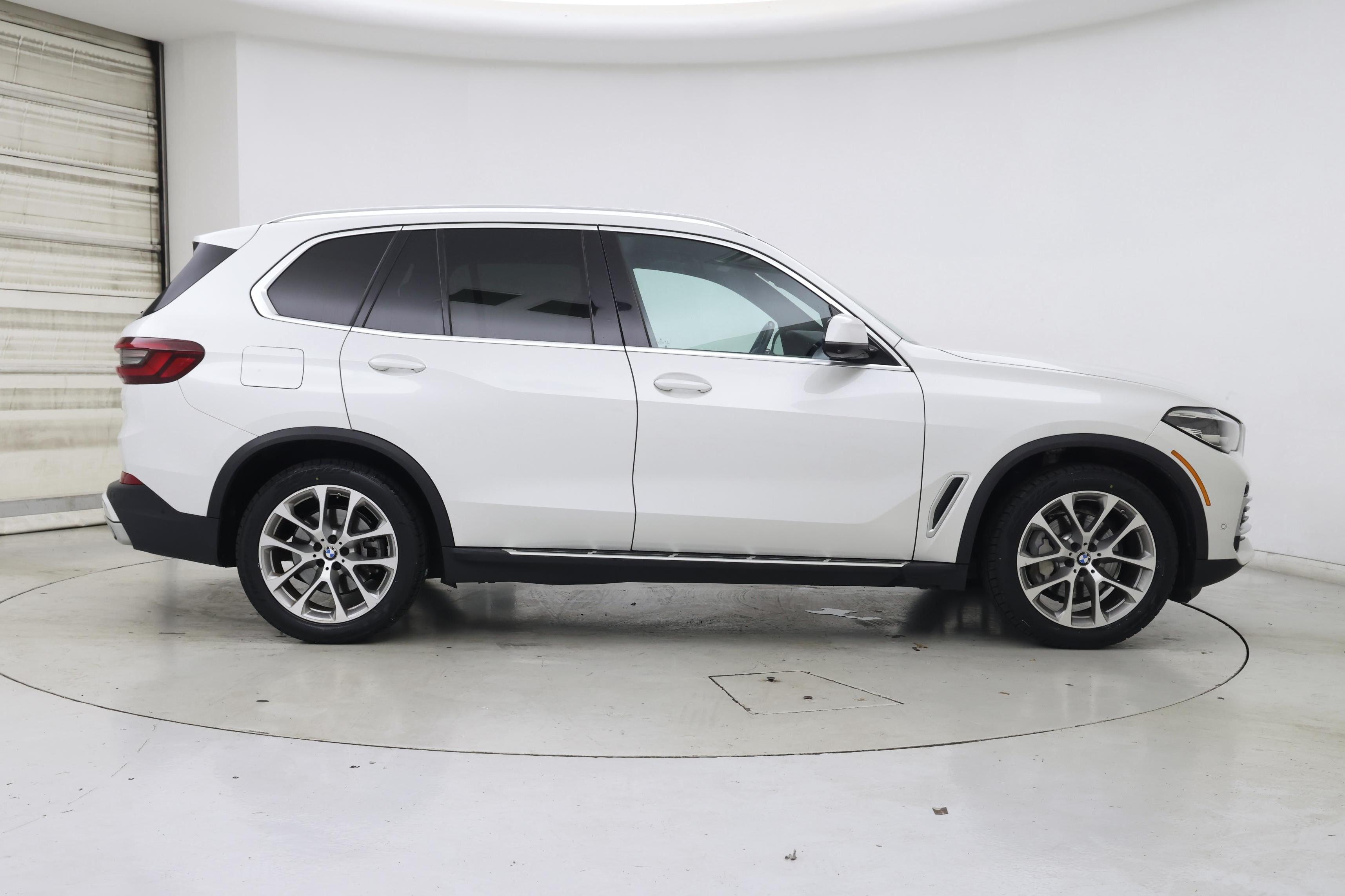 Thumbnail: 2023 BMW X5 - 7
