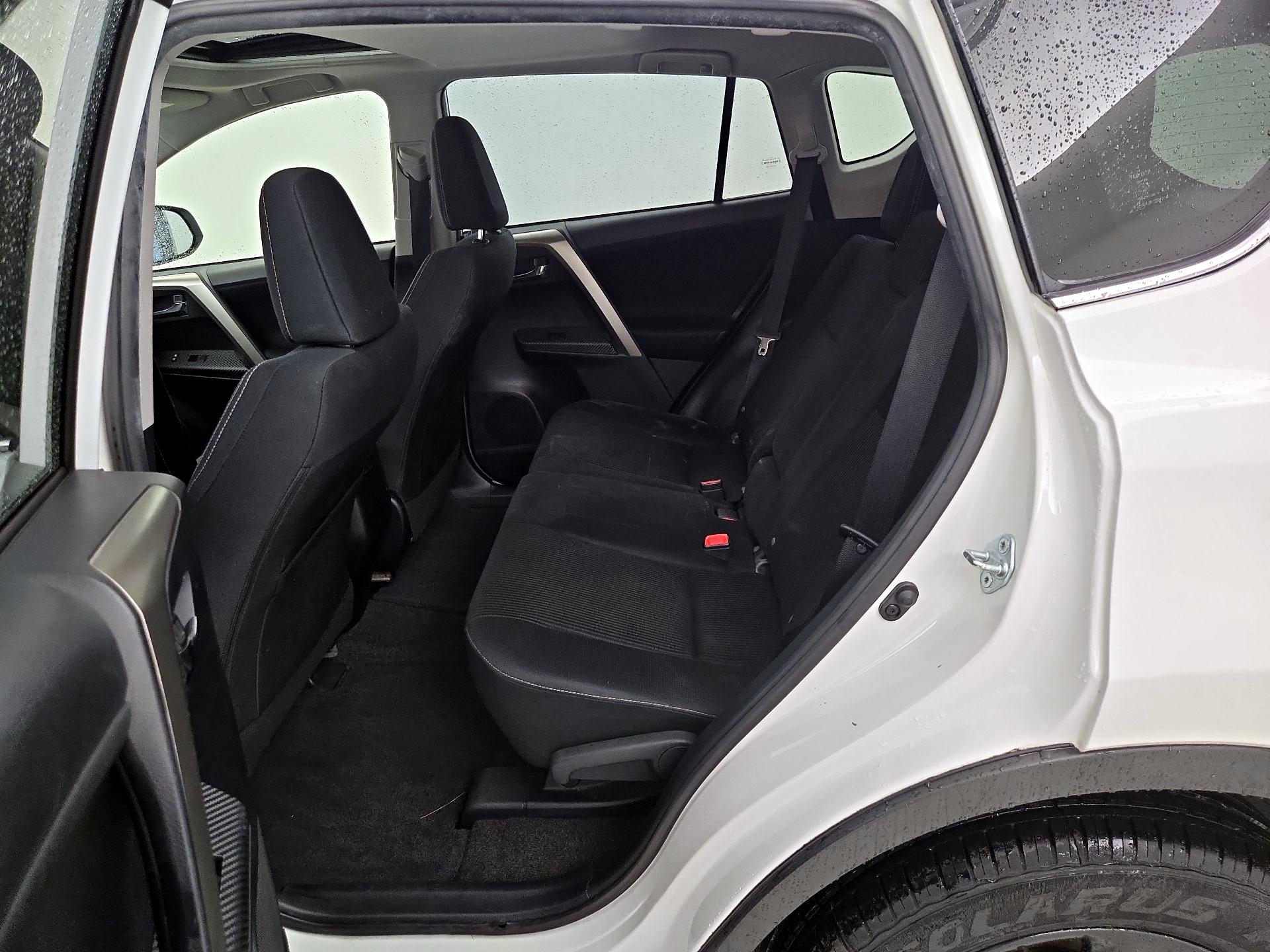 Thumbnail: 2015 Toyota RAV4 - 20
