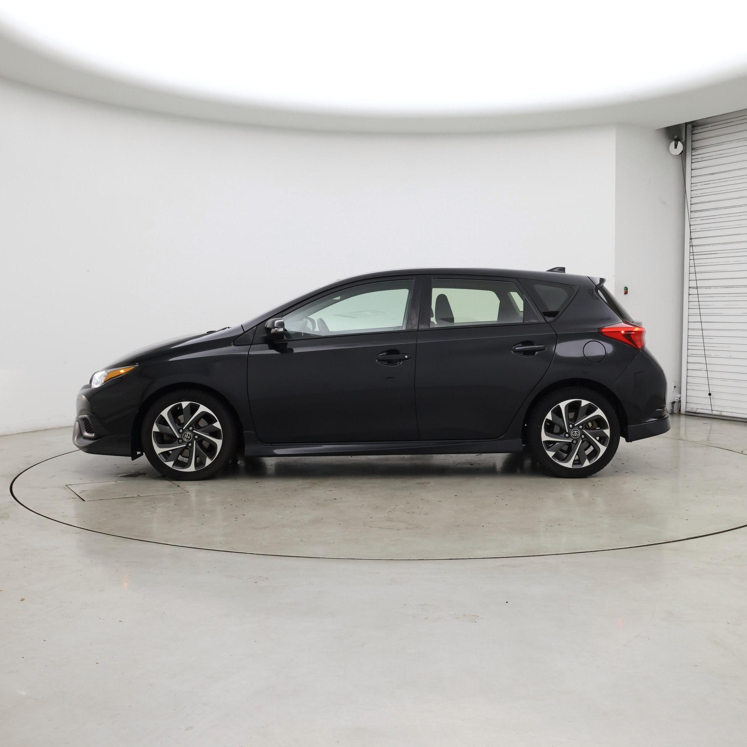Thumbnail: 2017 Toyota Corolla iM - 3