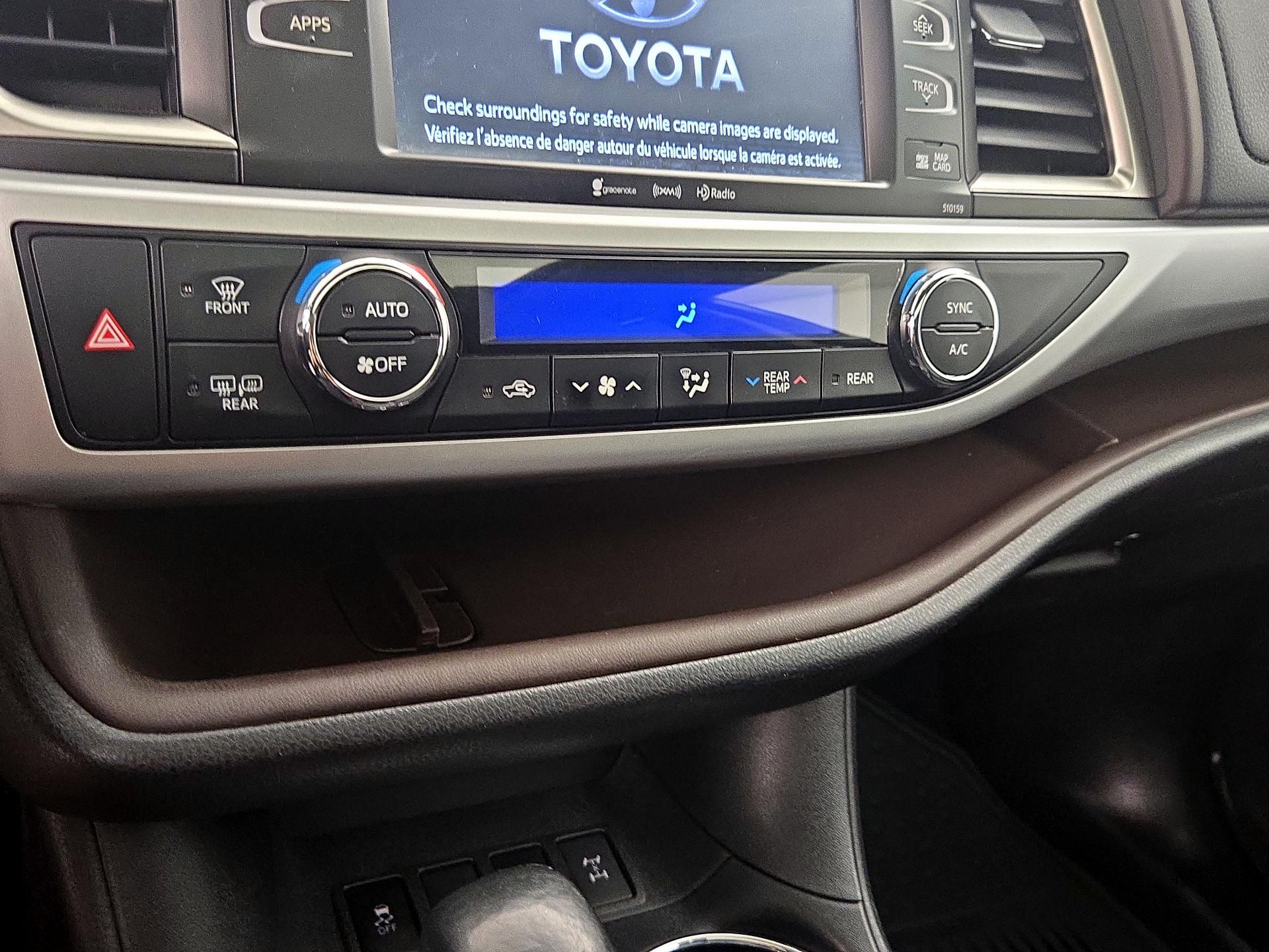 Thumbnail: 2016 Toyota Highlander - 16