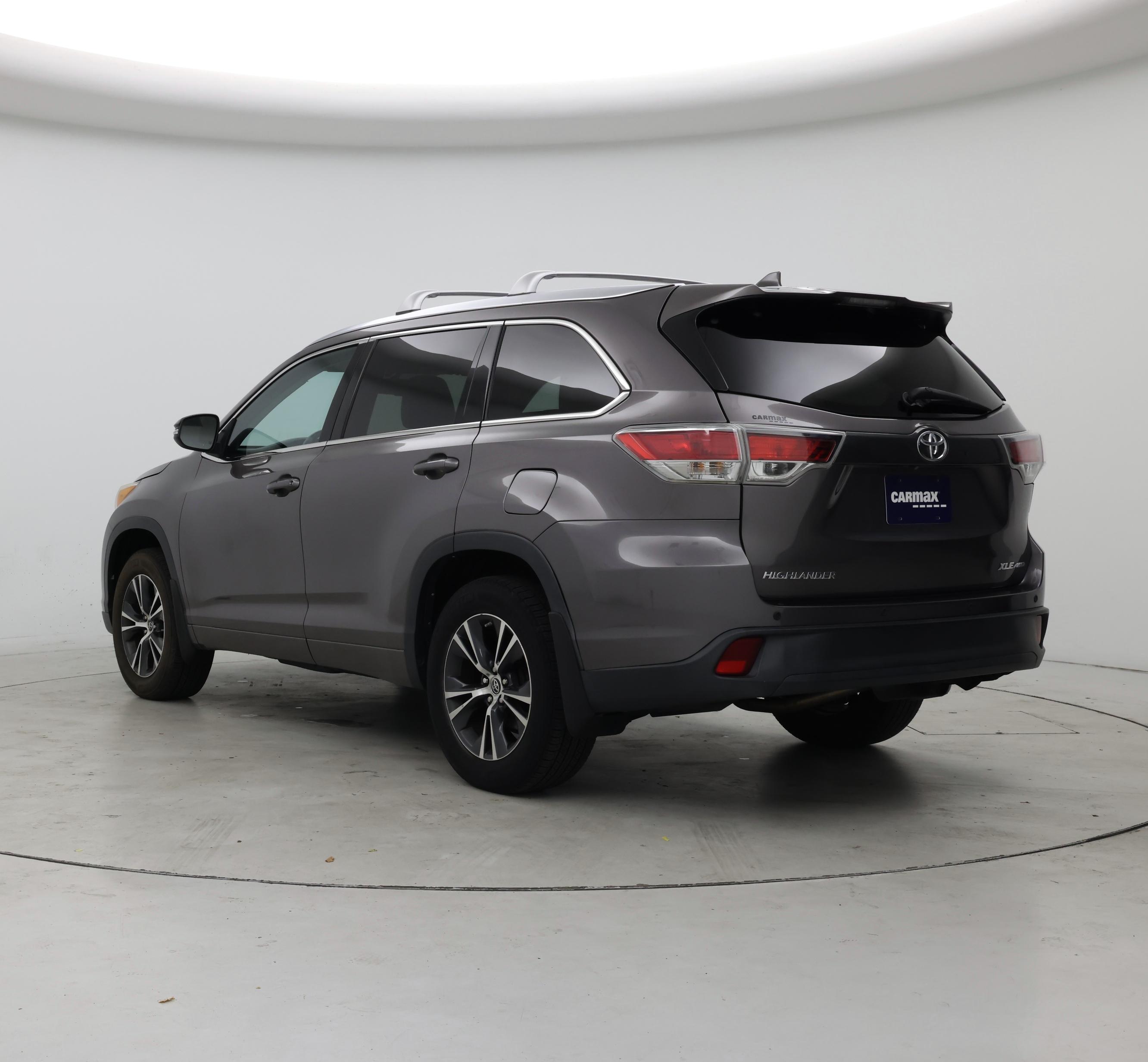 Thumbnail: 2016 Toyota Highlander - 2