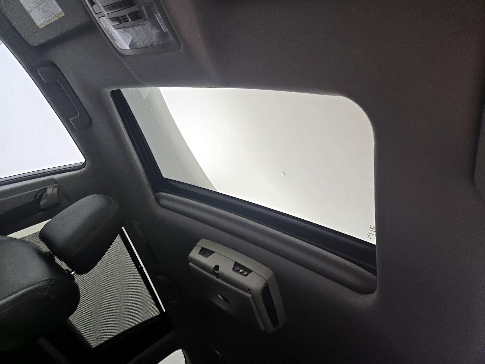 Thumbnail: 2016 Toyota Highlander - 19