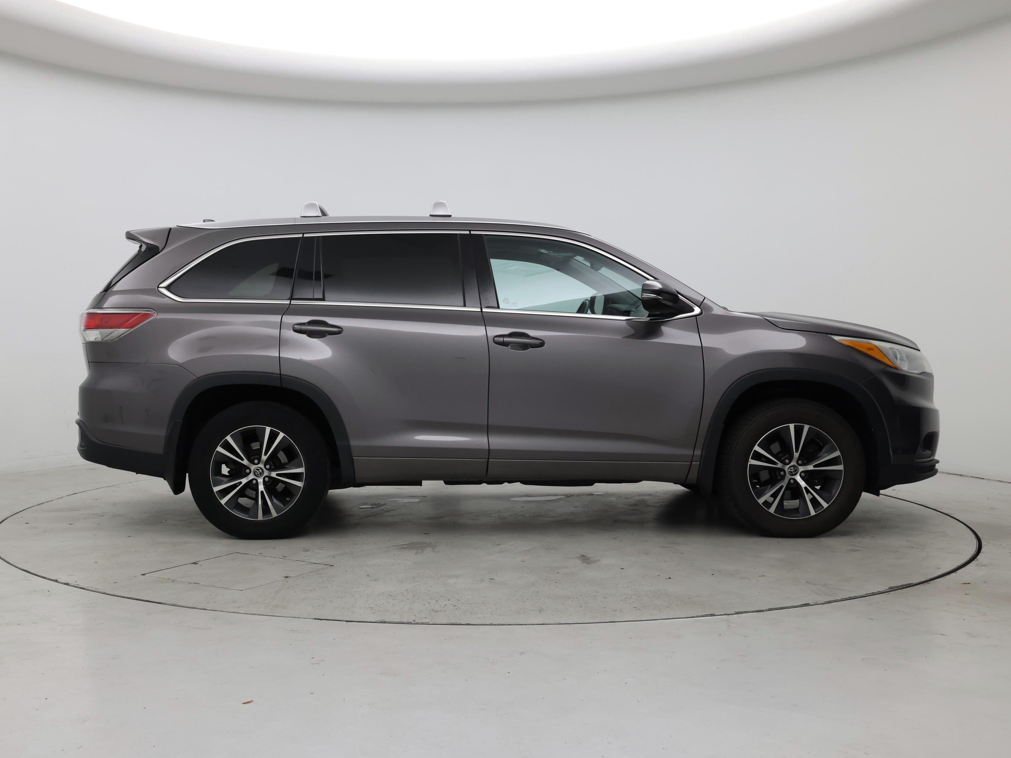 Thumbnail: 2016 Toyota Highlander - 7