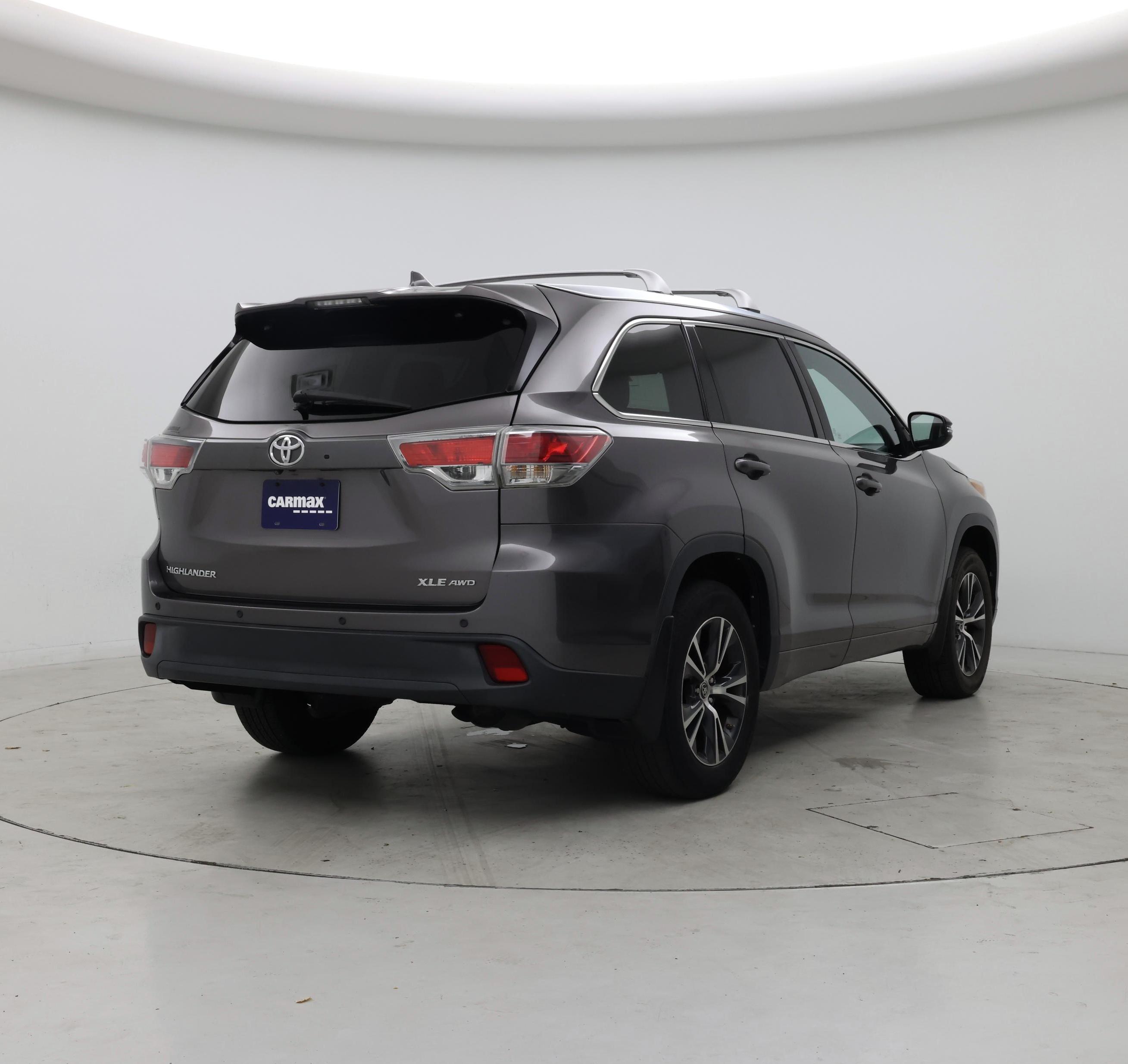 Thumbnail: 2016 Toyota Highlander - 8