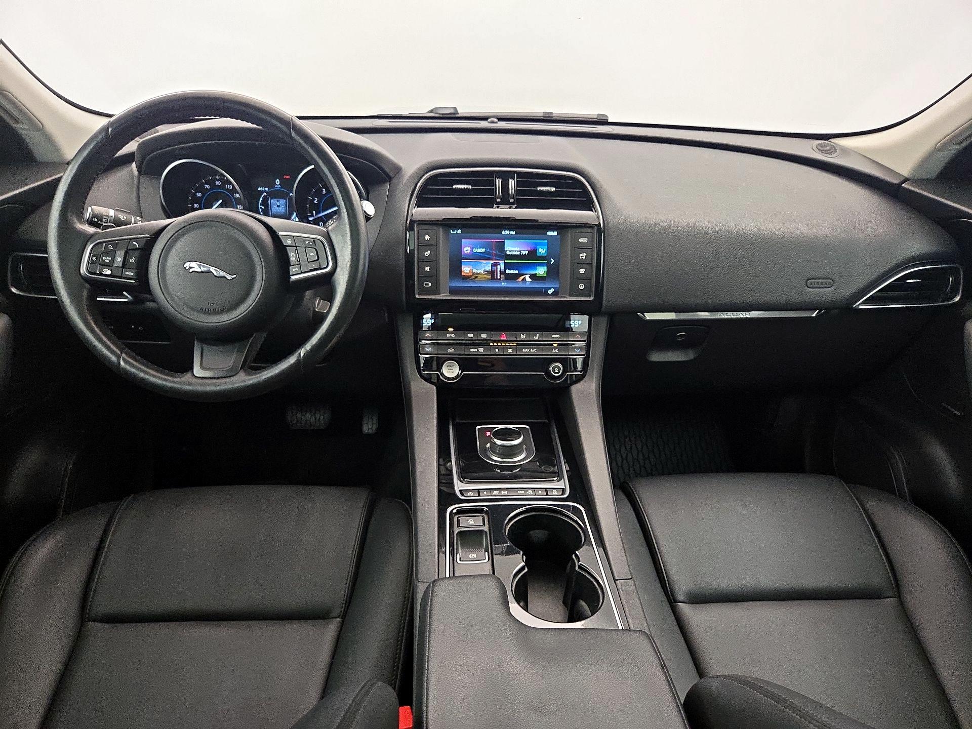 Thumbnail: 2017 Jaguar F-Pace - 9
