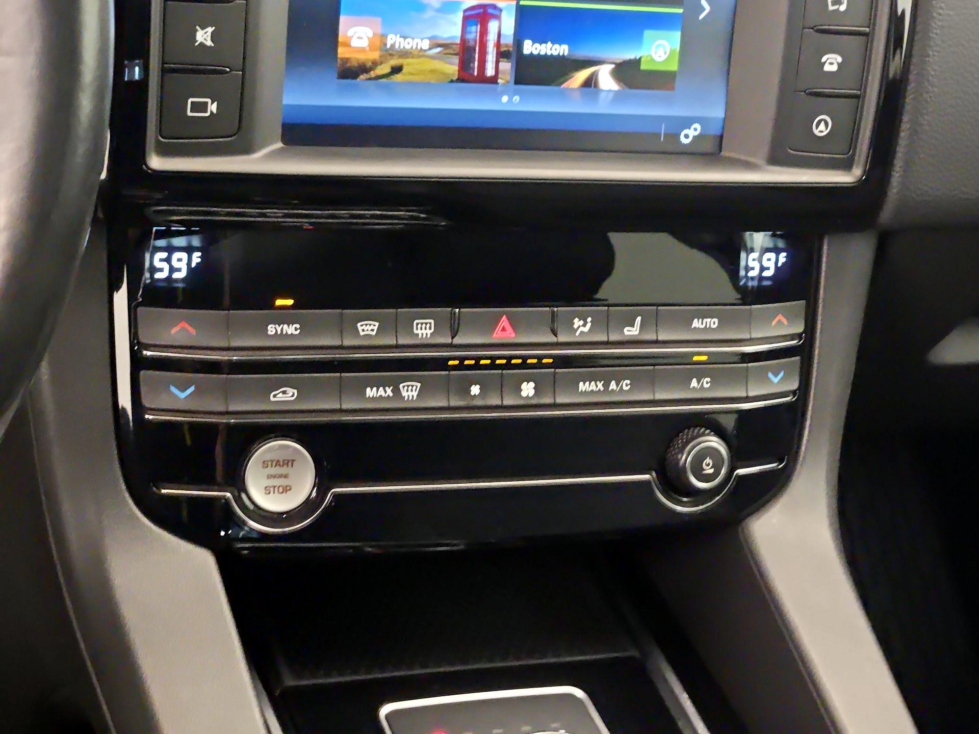 Thumbnail: 2017 Jaguar F-Pace - 17