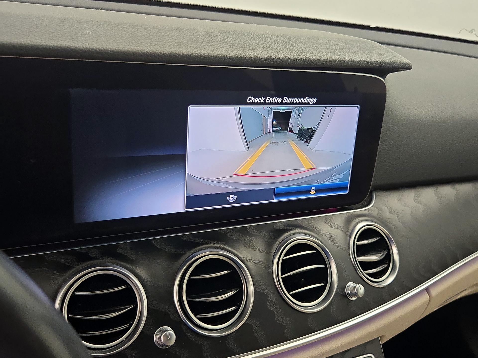 Thumbnail: 2019 Mercedes-Benz E-Class - 15