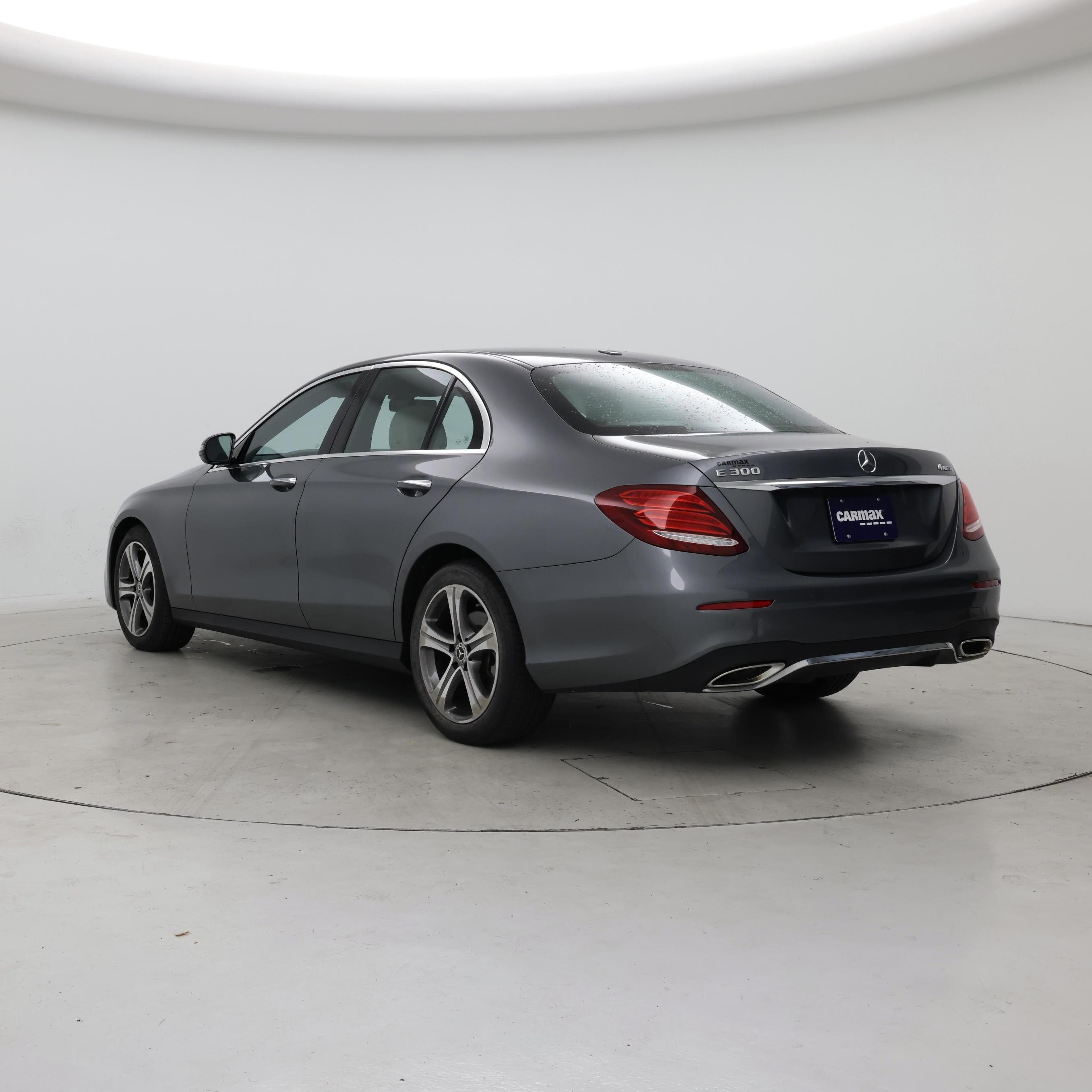 Thumbnail: 2019 Mercedes-Benz E-Class - 2