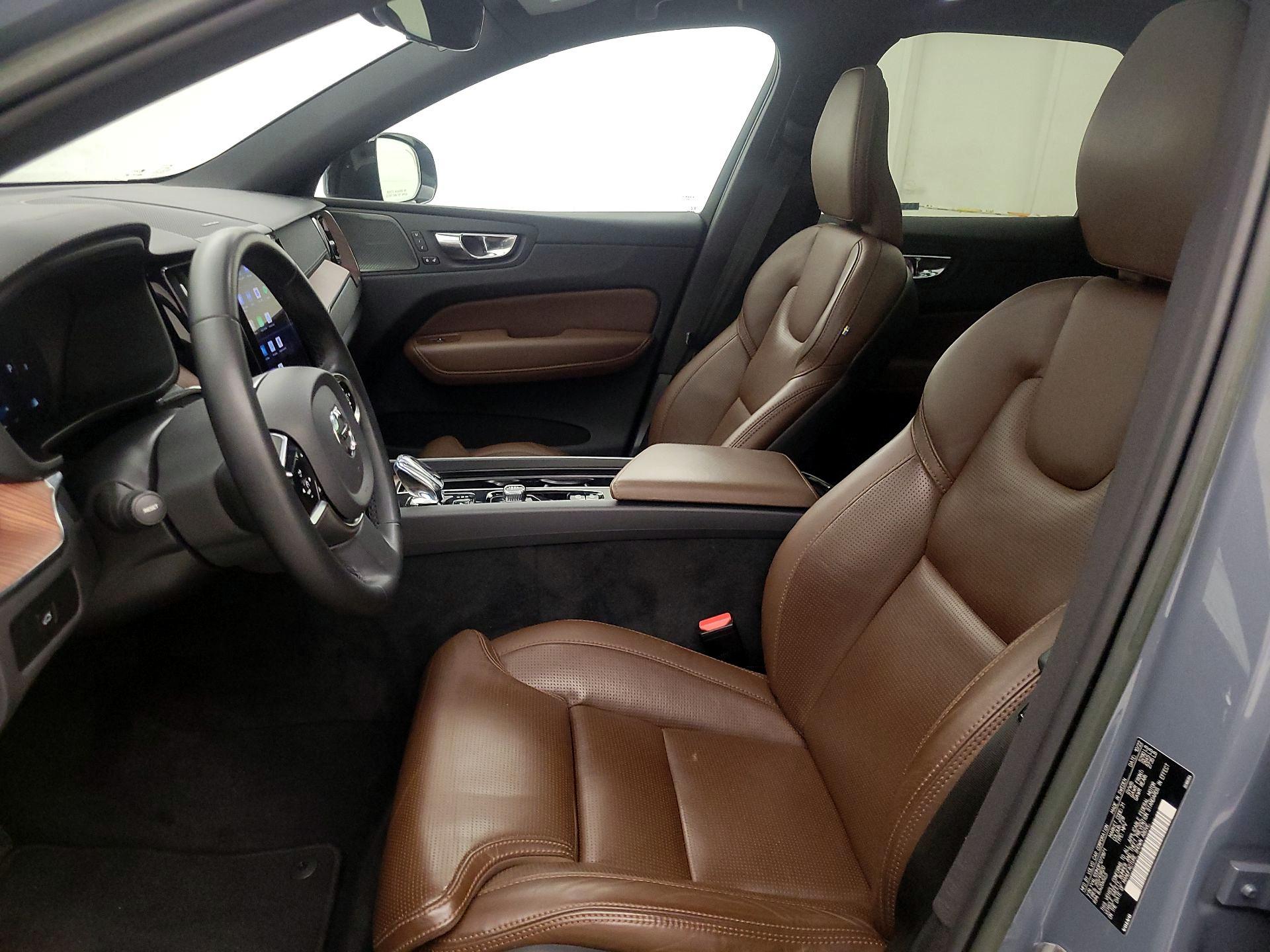 Thumbnail: 2023 Volvo XC60 - 11