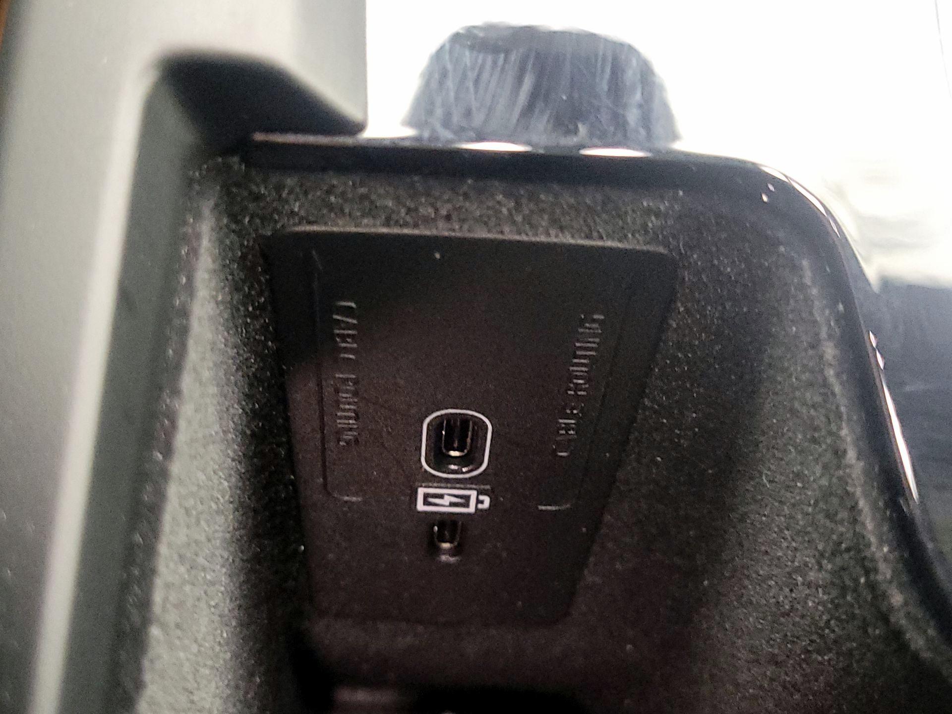 Thumbnail: 2023 Volvo XC60 - 18