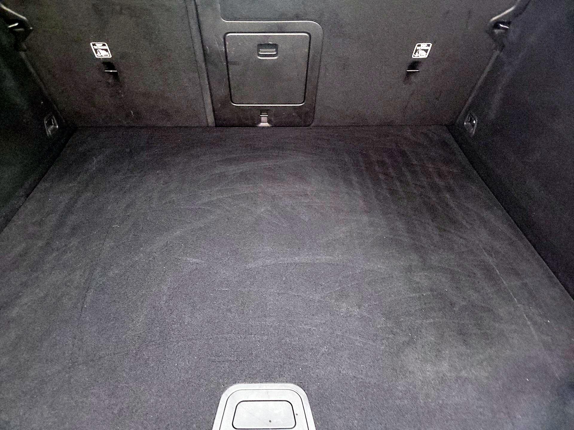 Thumbnail: 2023 Volvo XC60 - 20