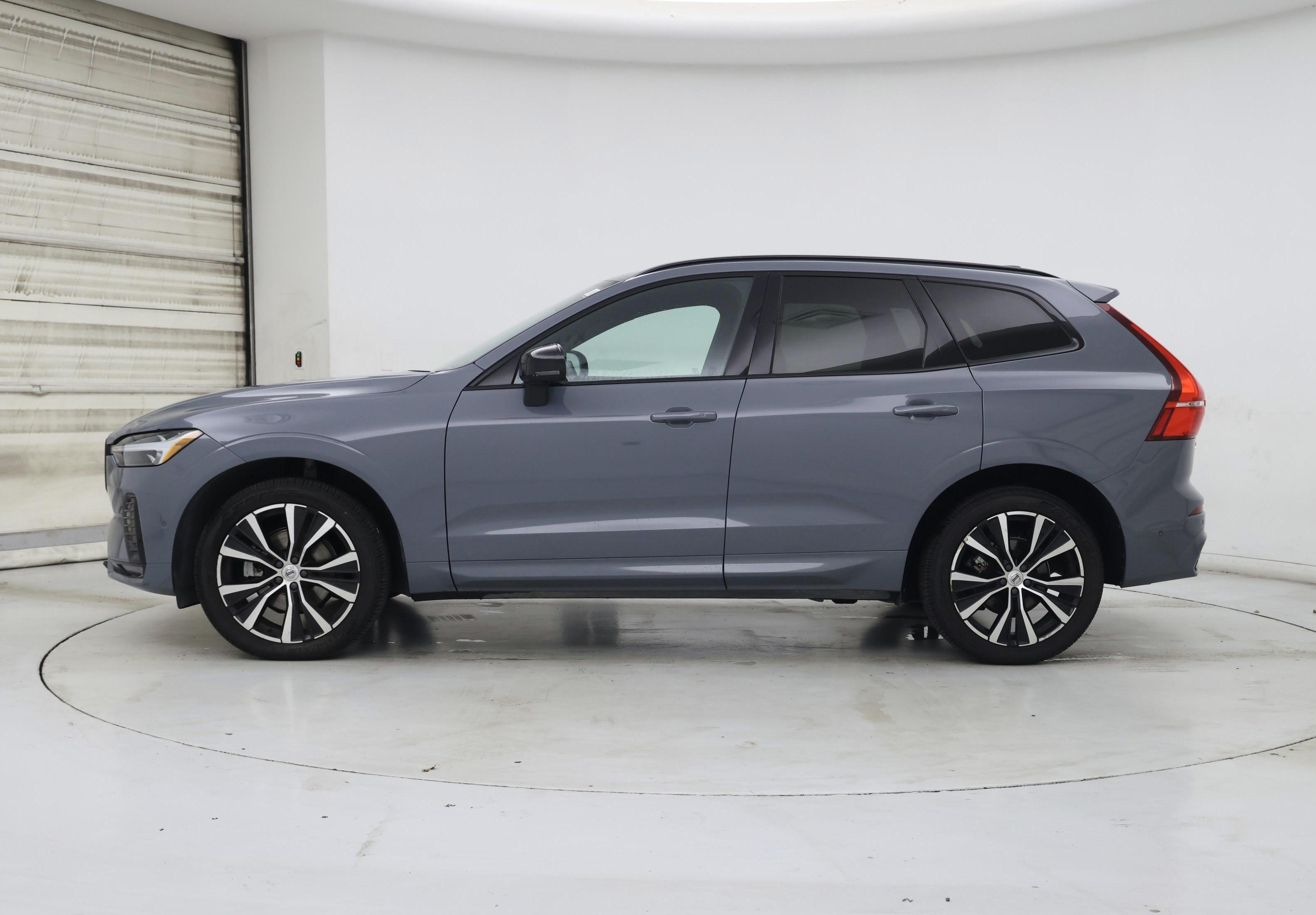 Thumbnail: 2023 Volvo XC60 - 3