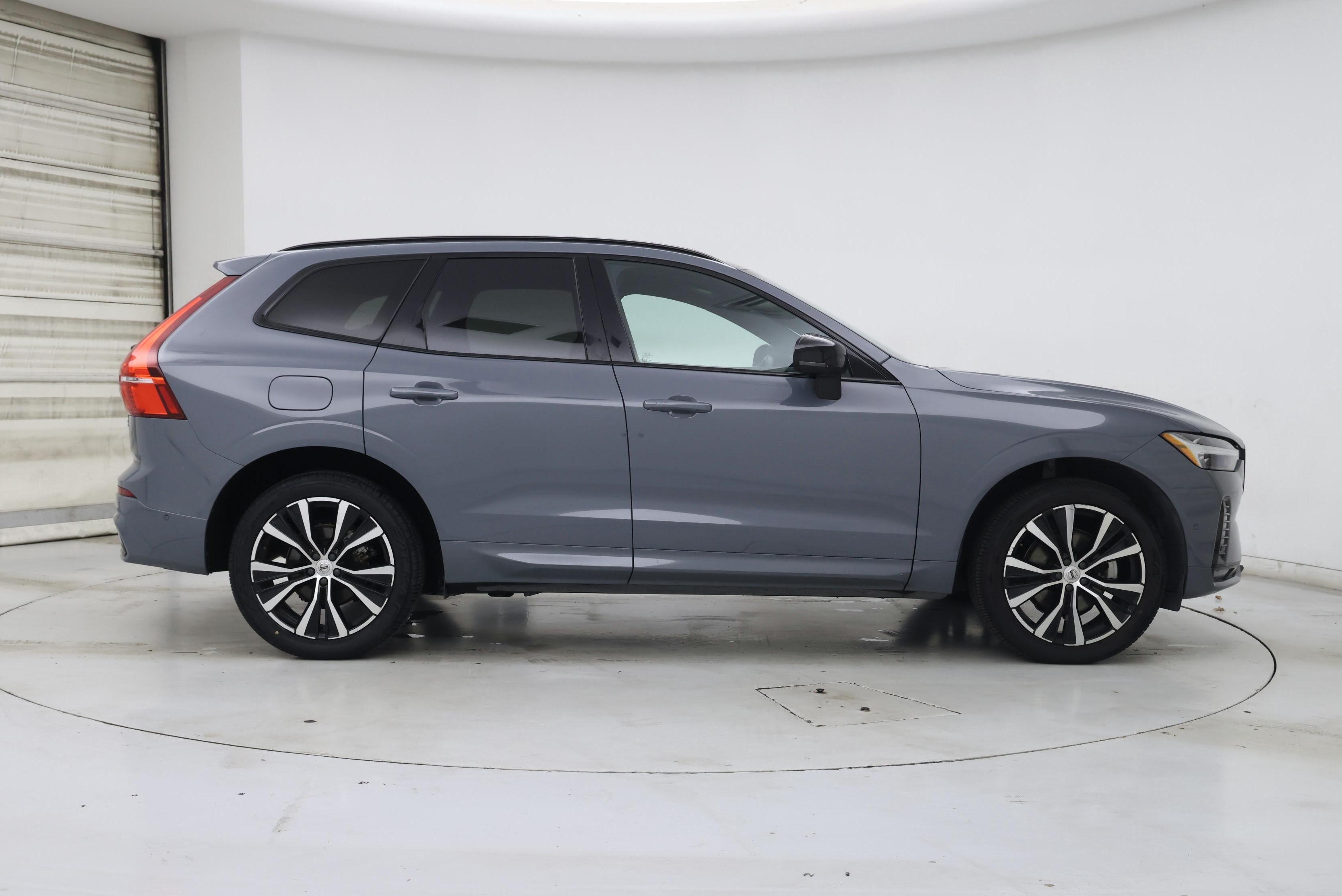 Thumbnail: 2023 Volvo XC60 - 7