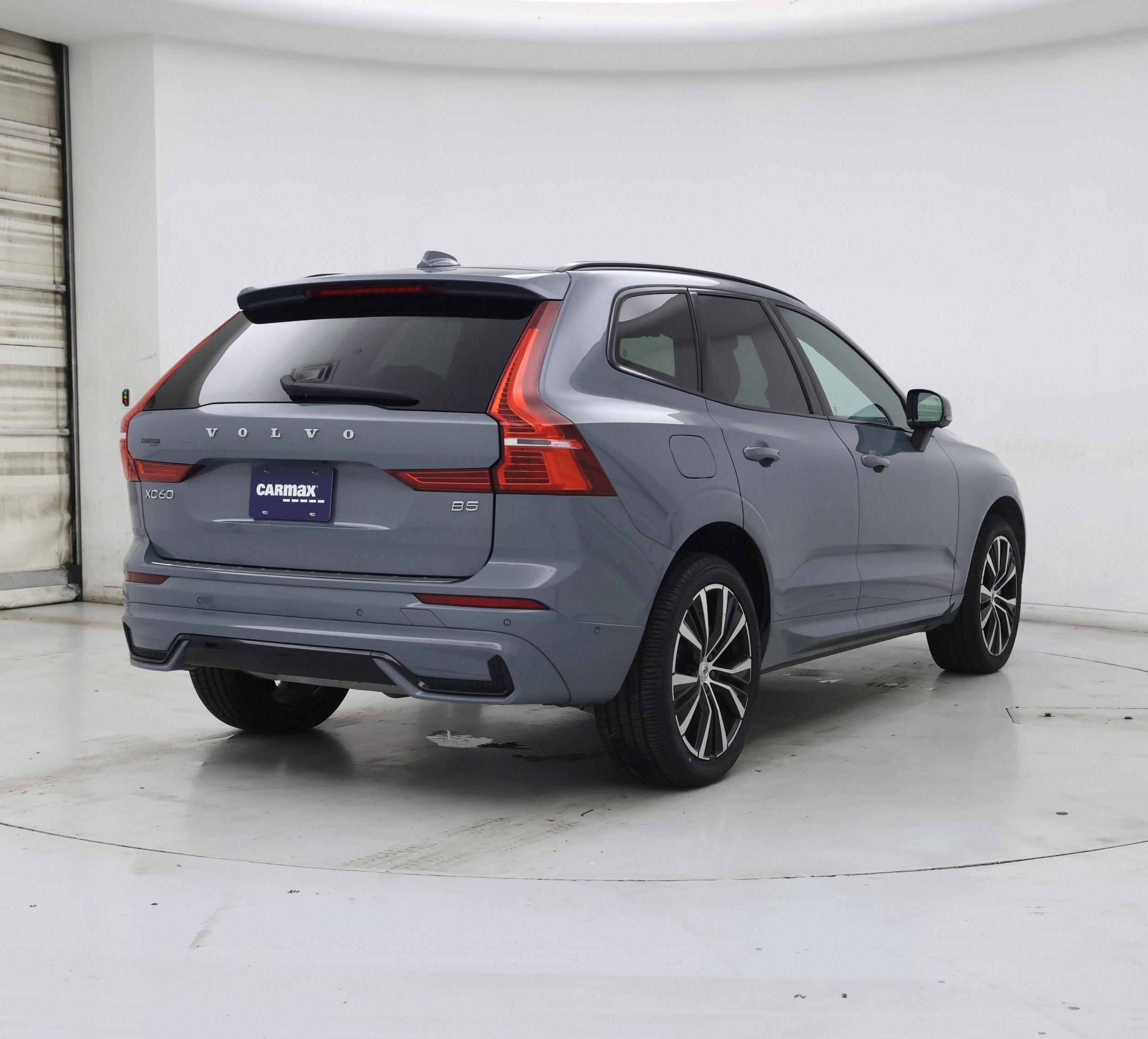 Thumbnail: 2023 Volvo XC60 - 8