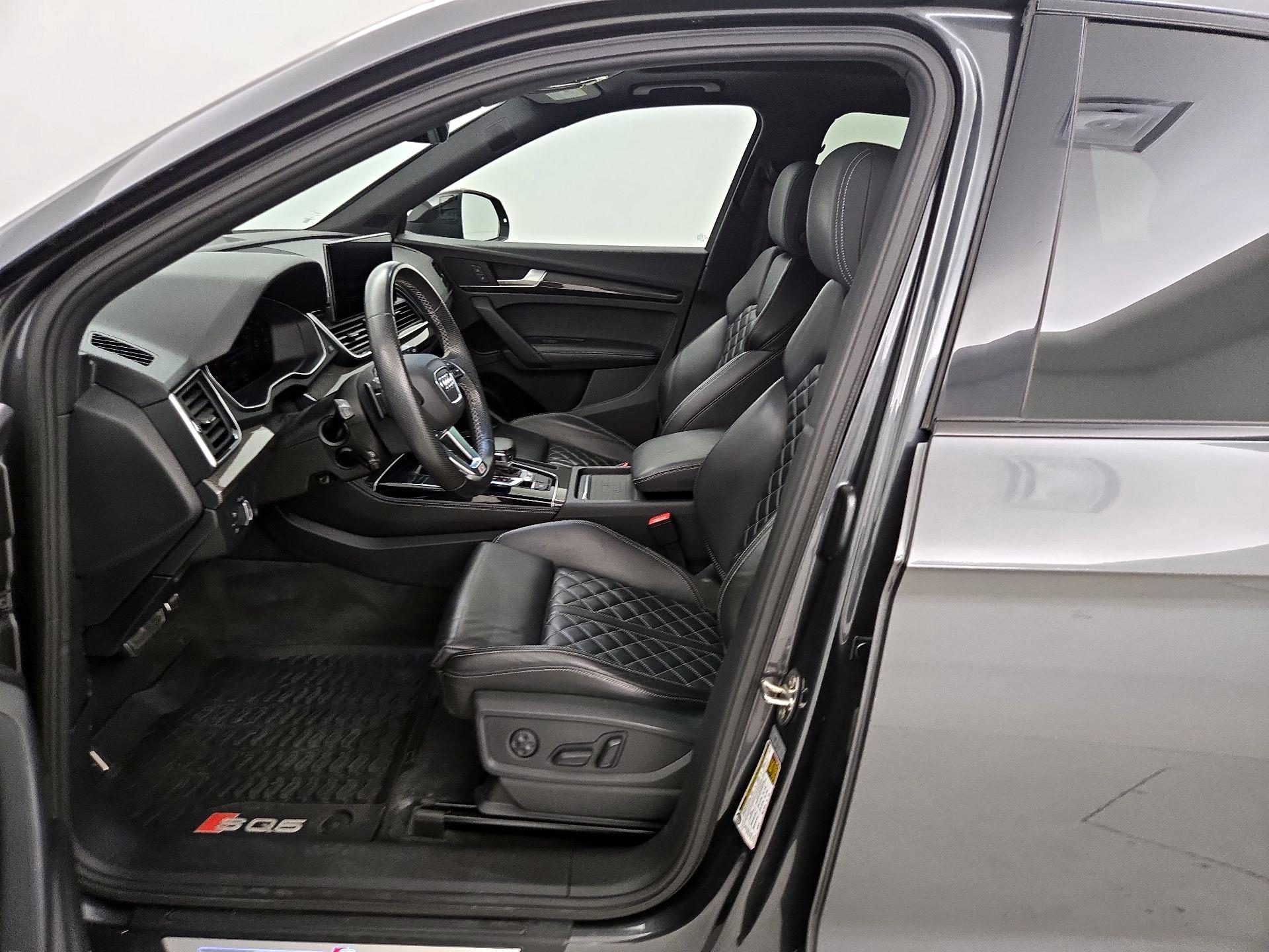 Thumbnail: 2021 Audi SQ5 - 11