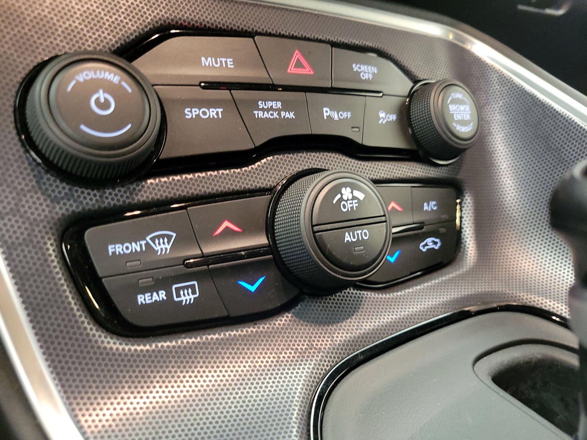 Thumbnail: 2018 Dodge Challenger - 16