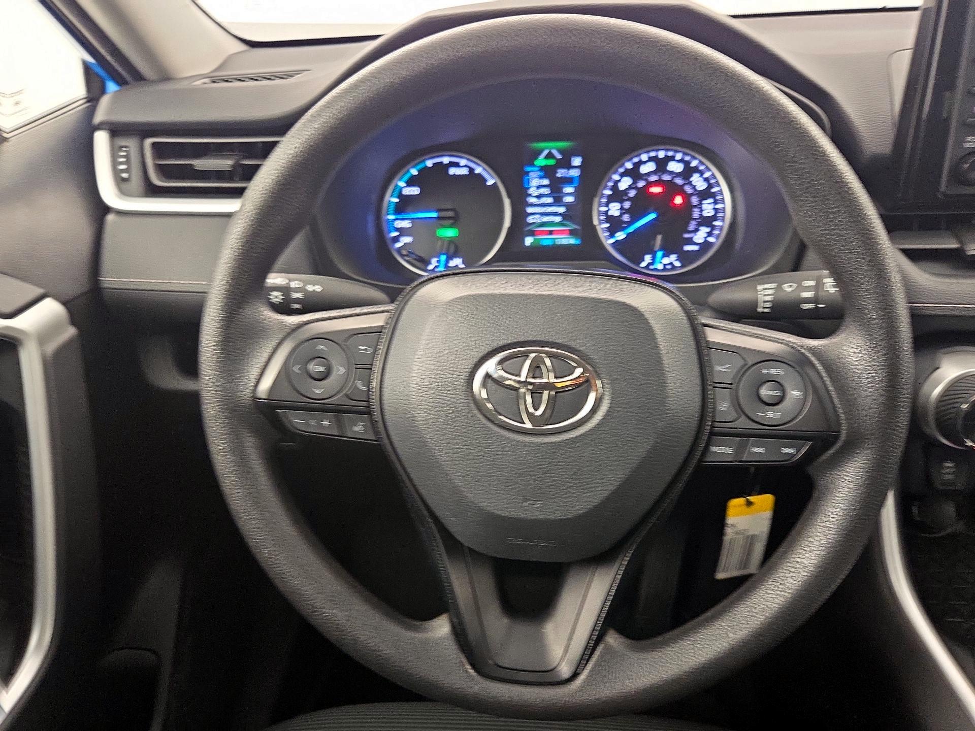Thumbnail: 2021 Toyota RAV4 - 10
