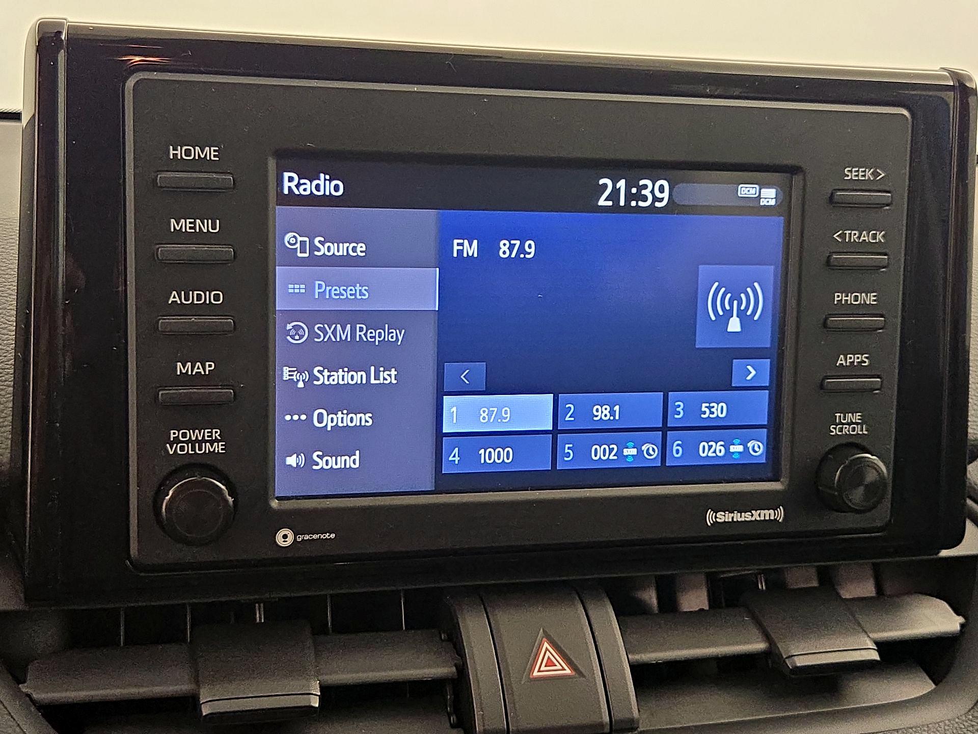 Thumbnail: 2021 Toyota RAV4 - 15