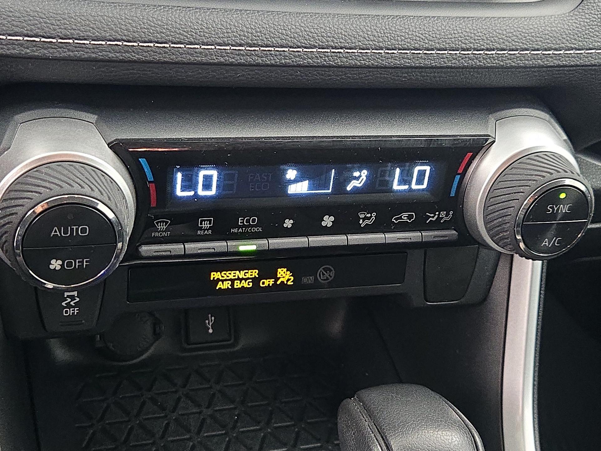Thumbnail: 2021 Toyota RAV4 - 16