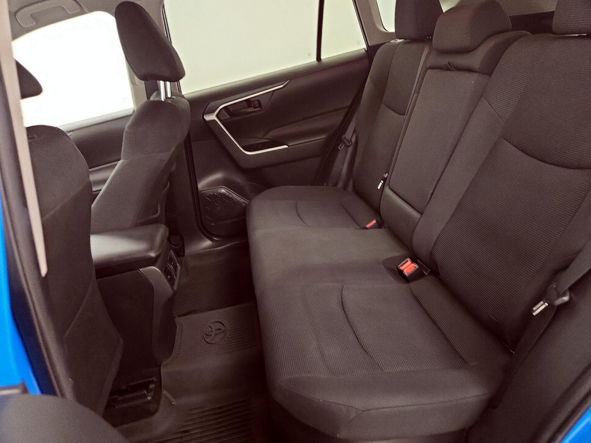 Thumbnail: 2021 Toyota RAV4 - 19