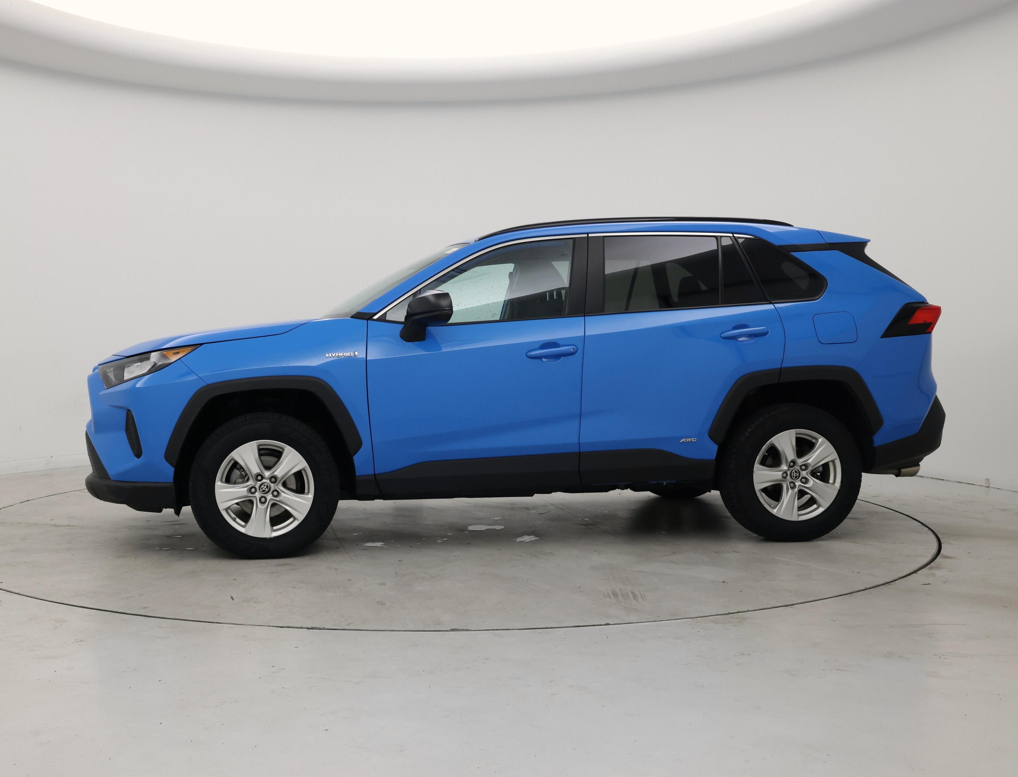 Thumbnail: 2021 Toyota RAV4 - 3