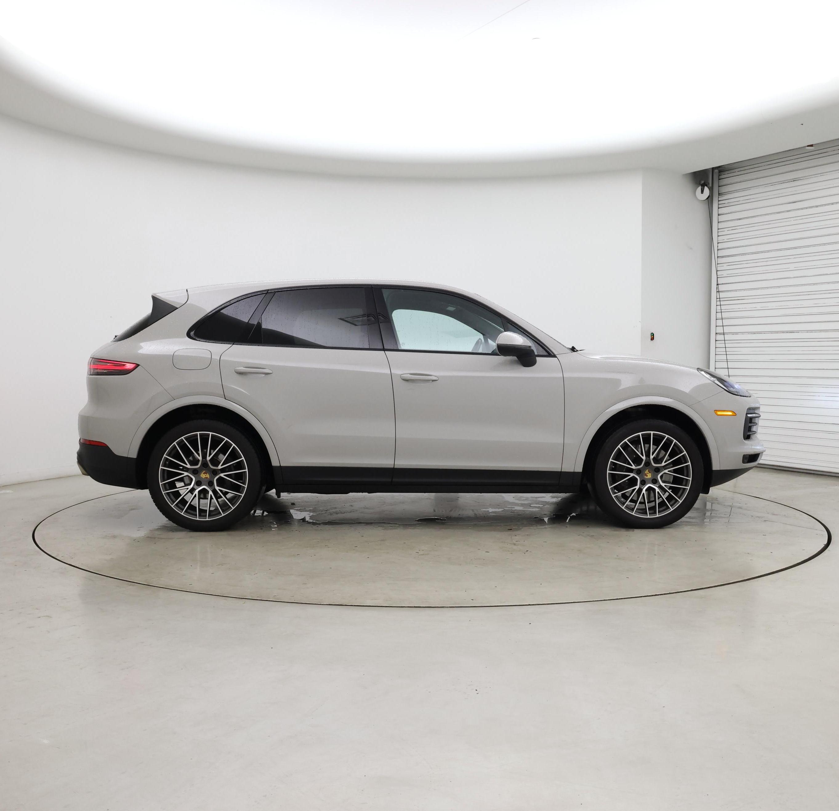 Thumbnail: 2021 Porsche Cayenne - 7