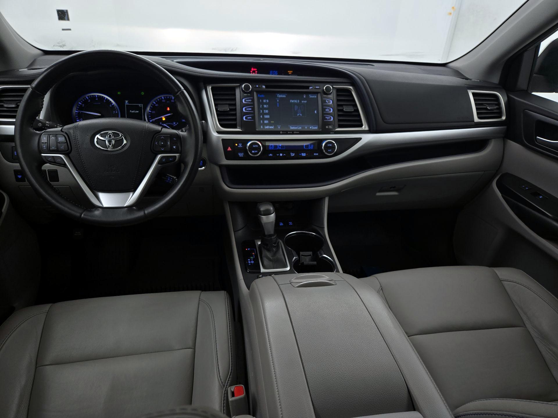Thumbnail: 2018 Toyota Highlander - 9