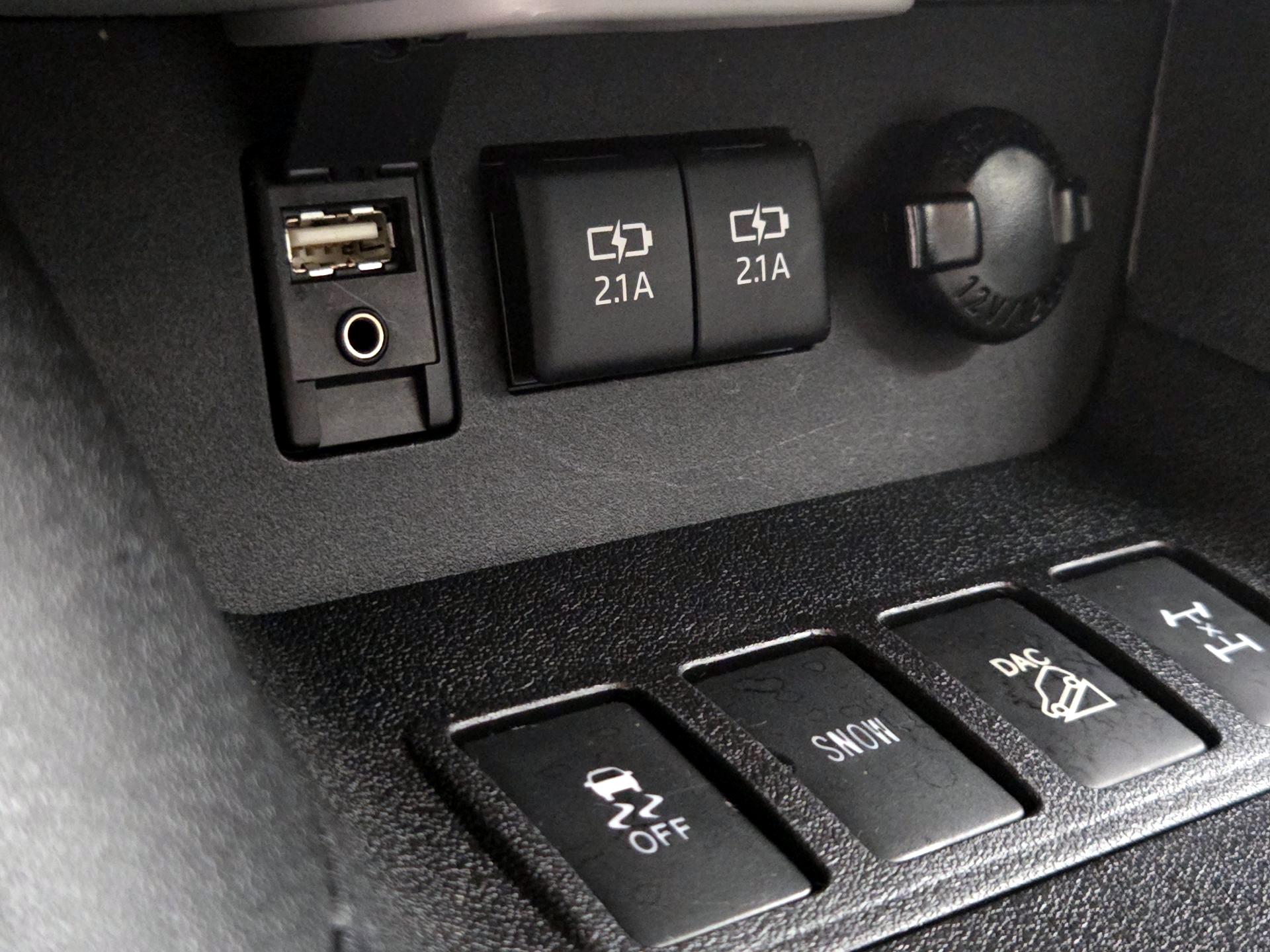 Thumbnail: 2018 Toyota Highlander - 18