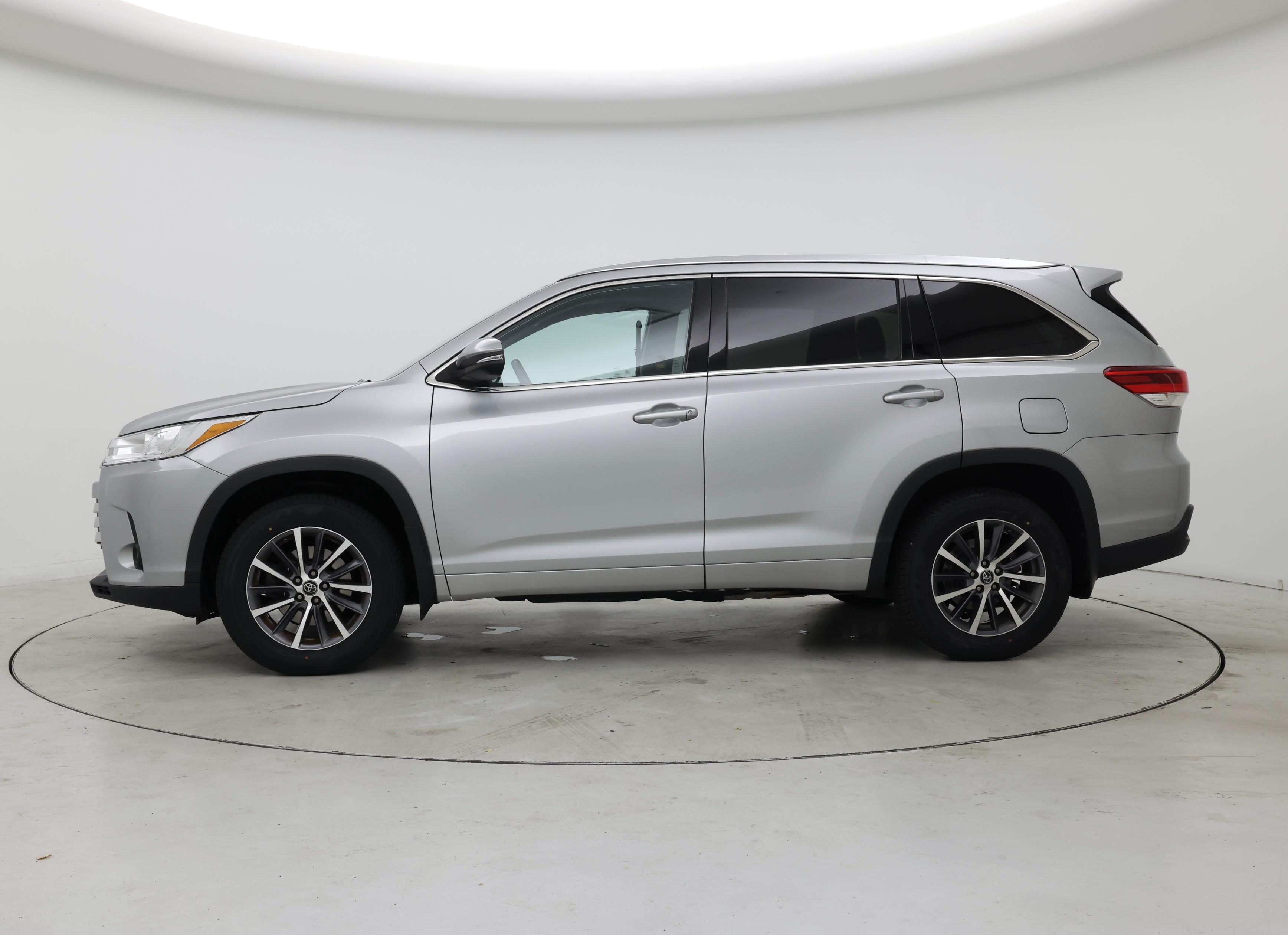 Thumbnail: 2018 Toyota Highlander - 3