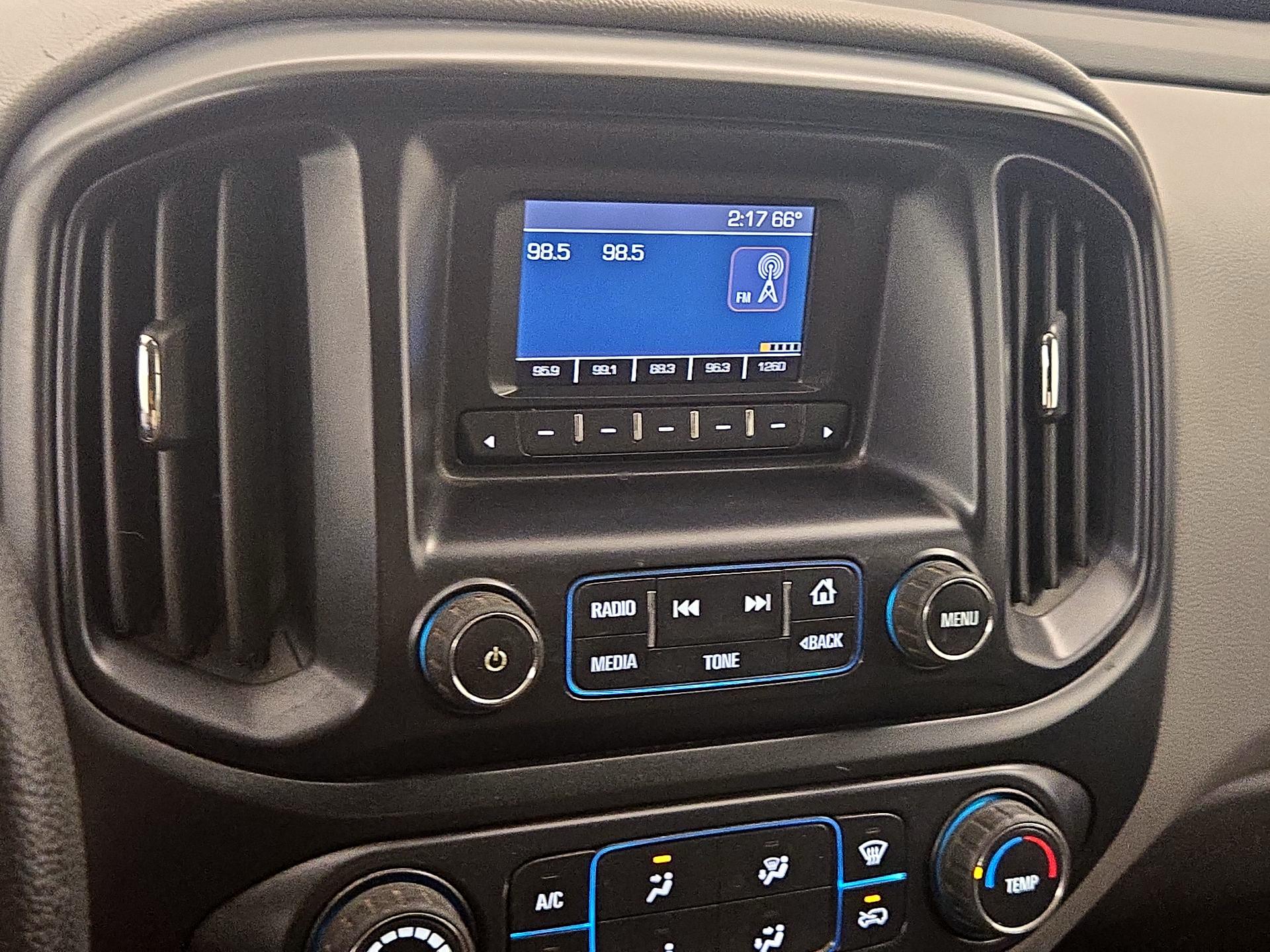 Thumbnail: 2015 Chevrolet Colorado - 15