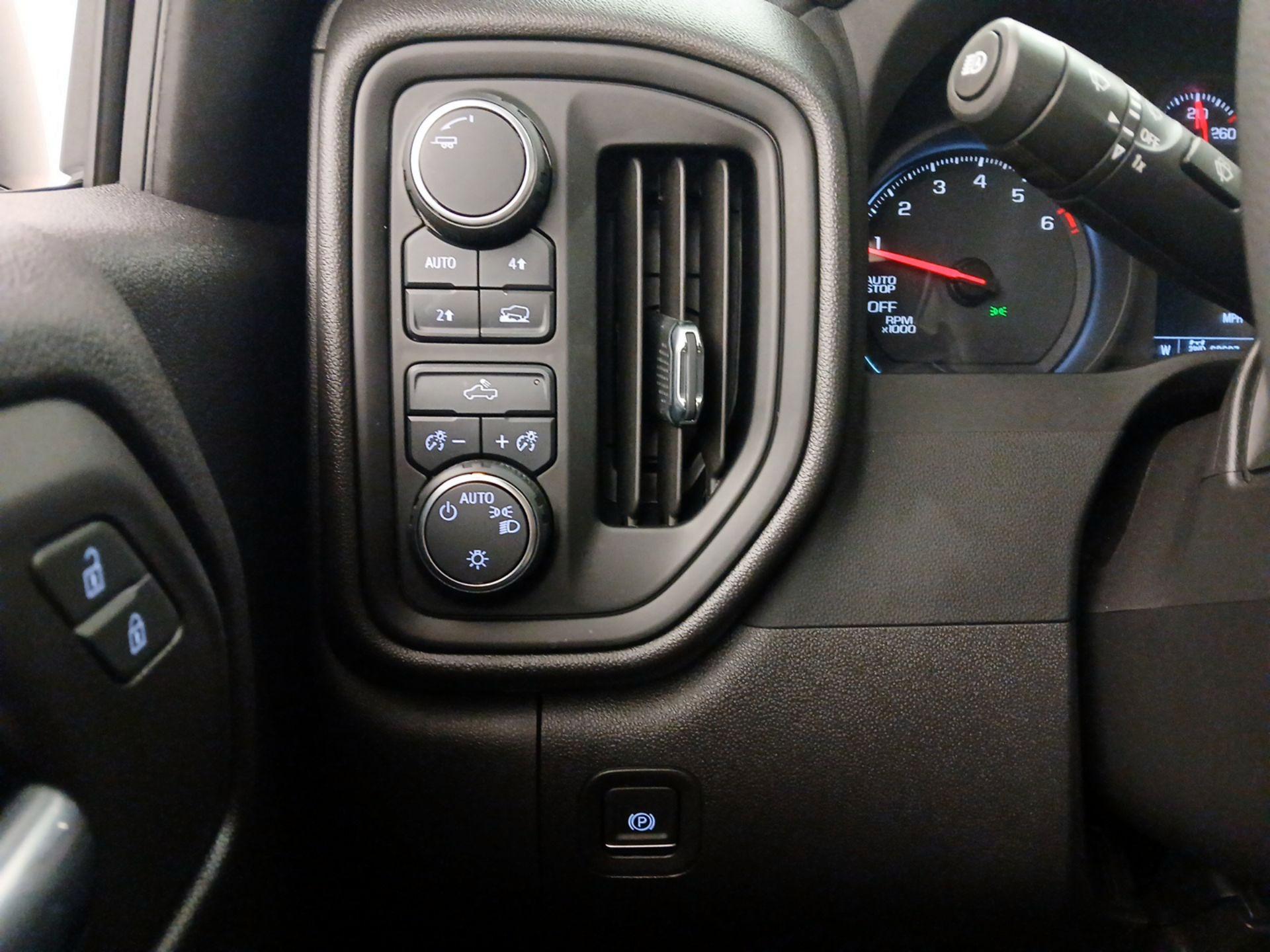 Thumbnail: 2022 Chevrolet Silverado 1500 - 13