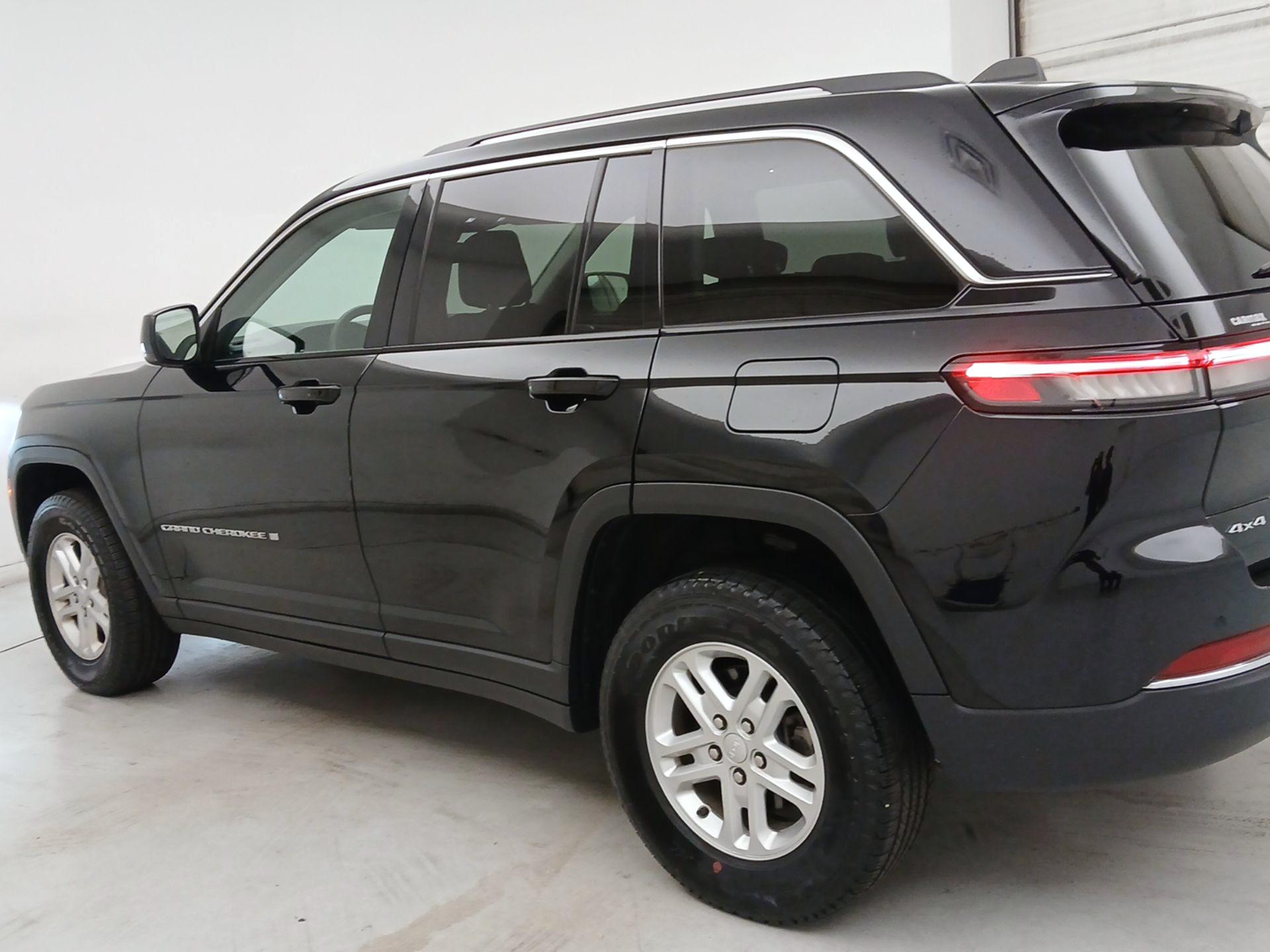 Thumbnail: 2023 Jeep Grand Cherokee - 7