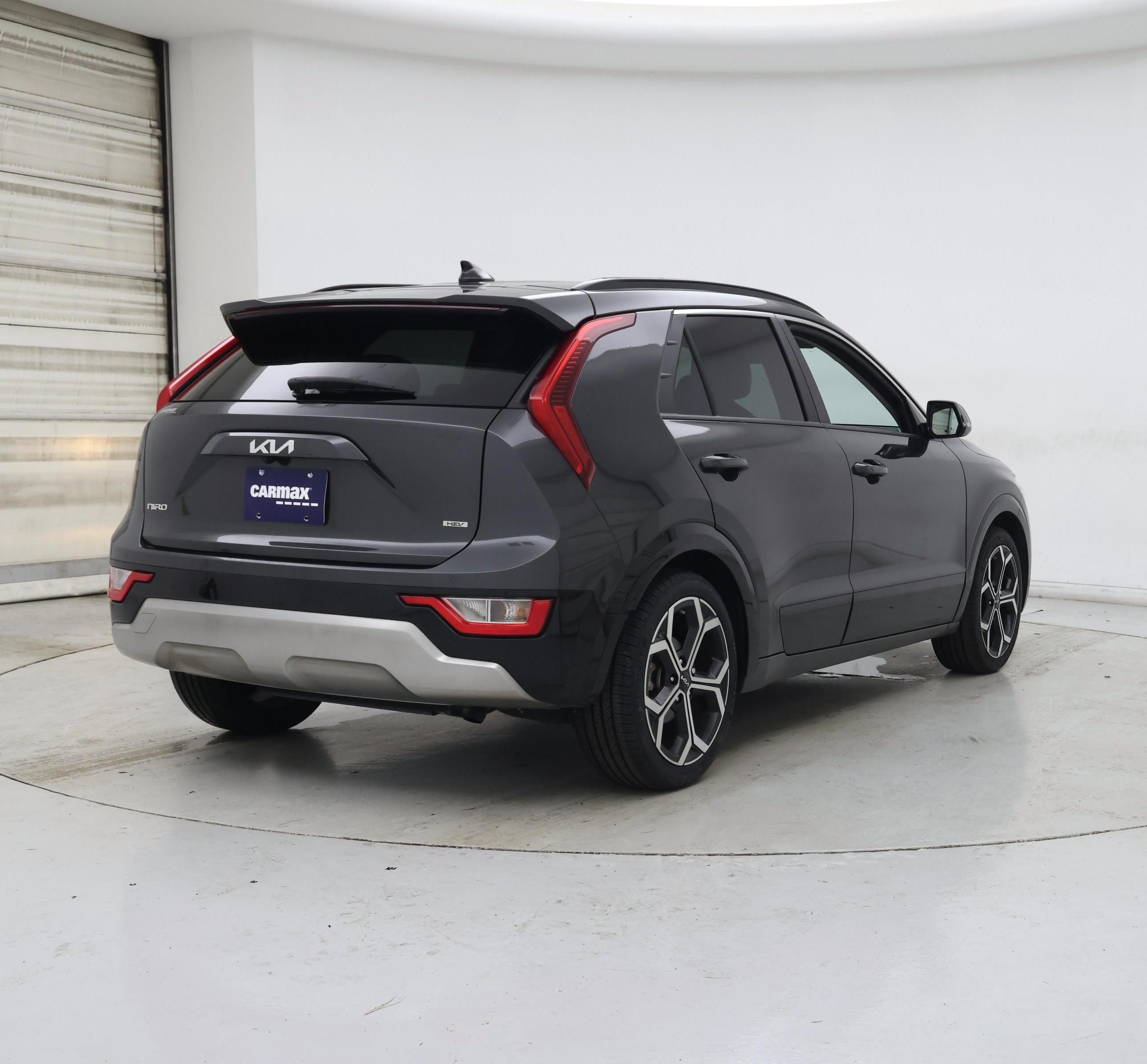 Thumbnail: 2023 Kia Niro - 8