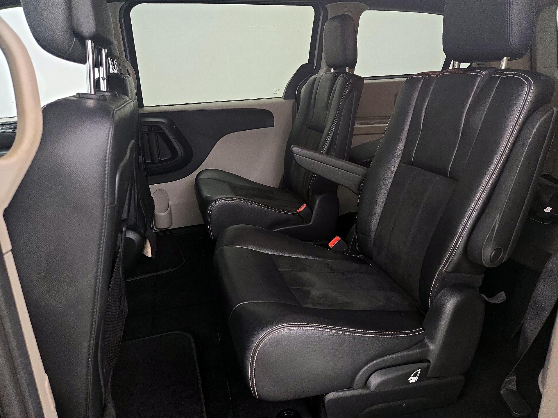 Thumbnail: 2019 Dodge Grand Caravan - 19
