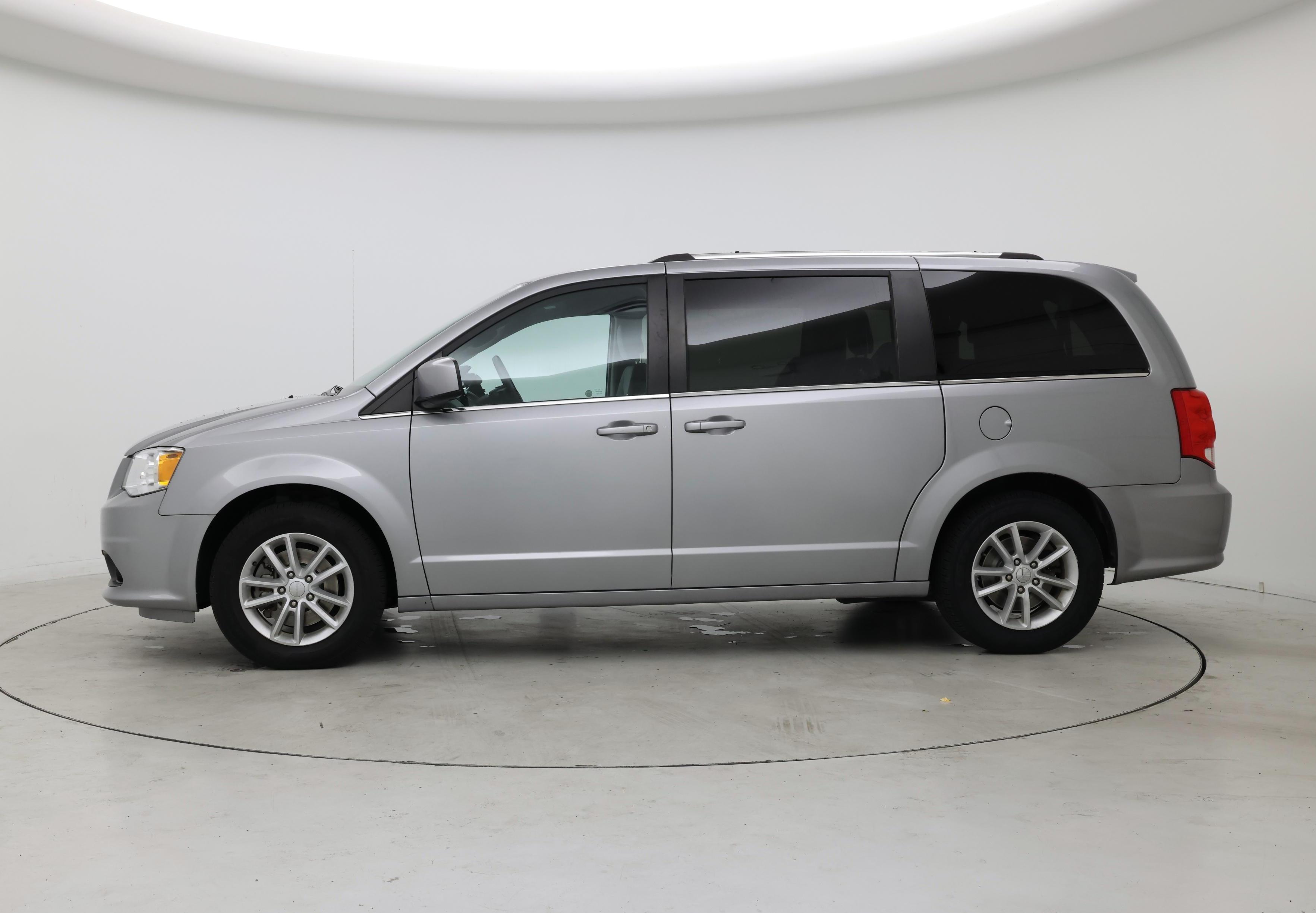 Thumbnail: 2019 Dodge Grand Caravan - 3